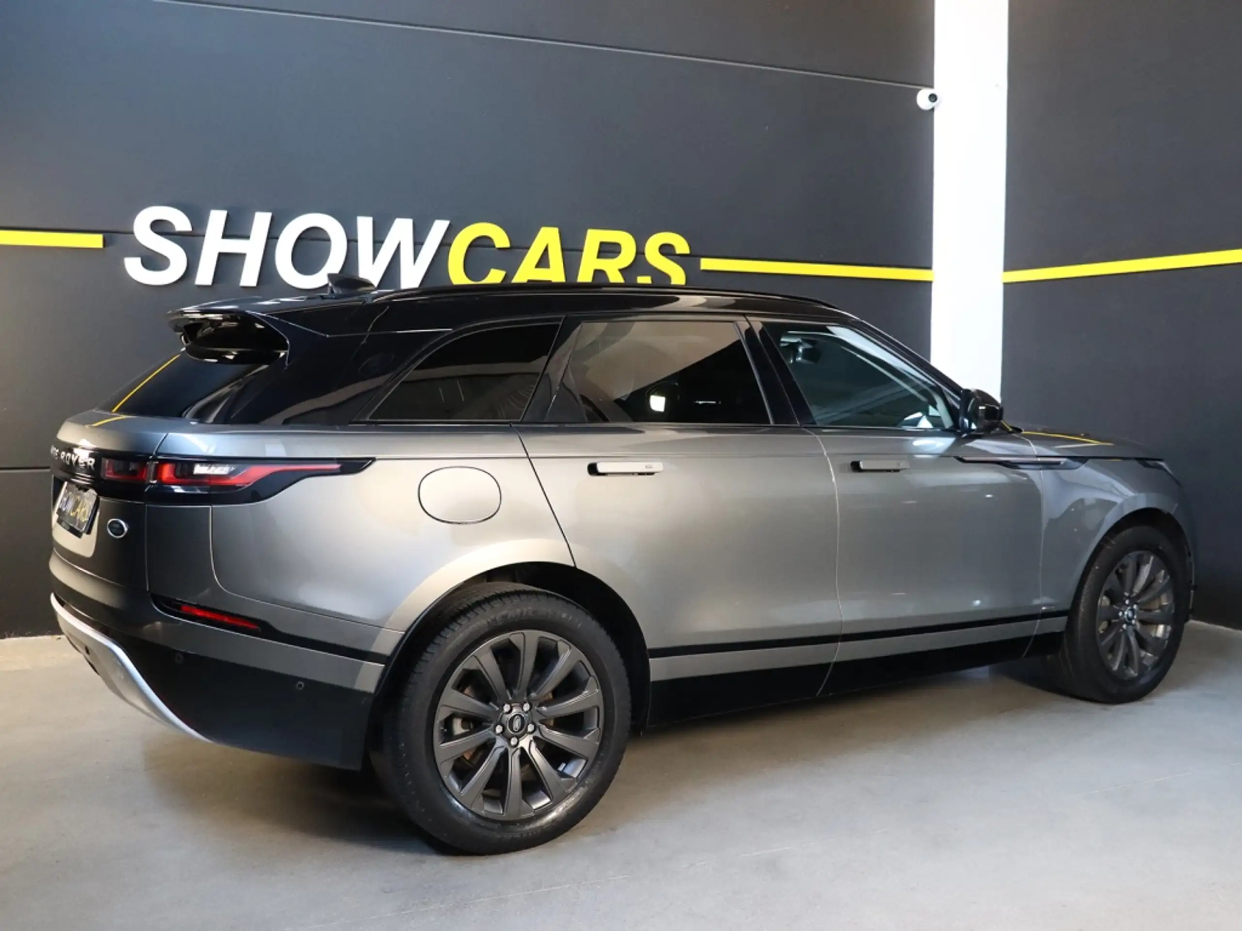 Land Rover - Range Rover Velar