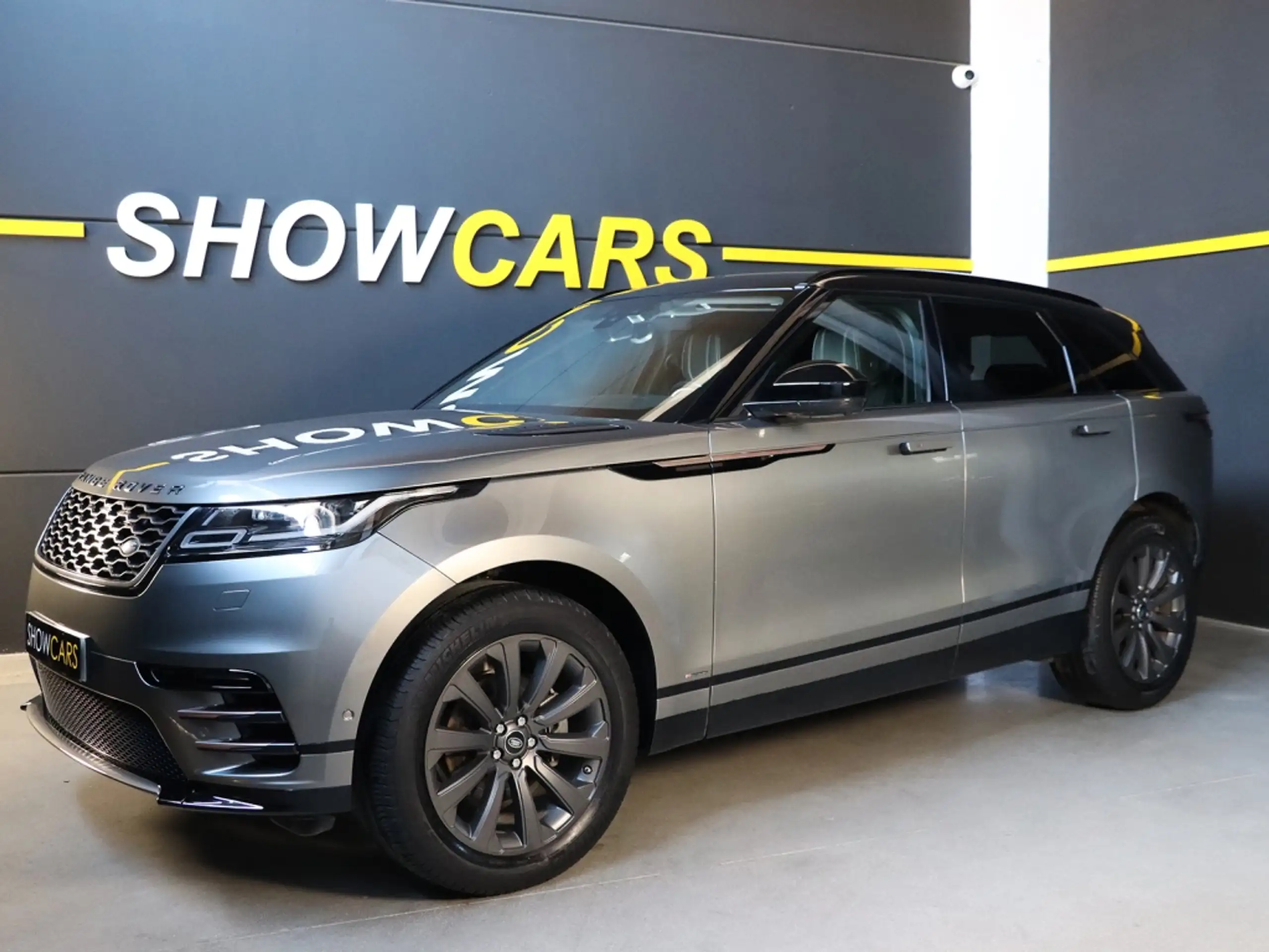 Land Rover - Range Rover Velar