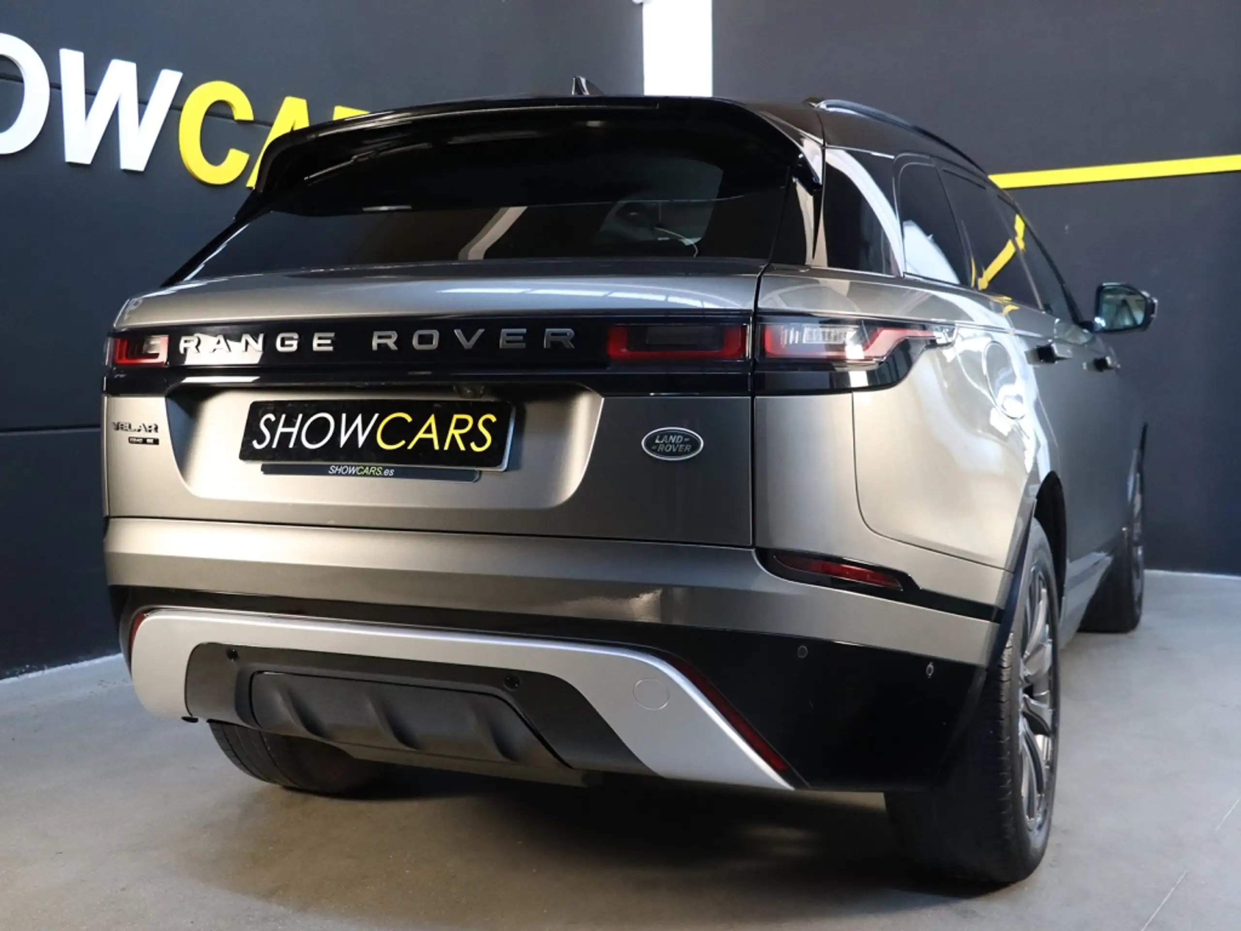 Land Rover - Range Rover Velar