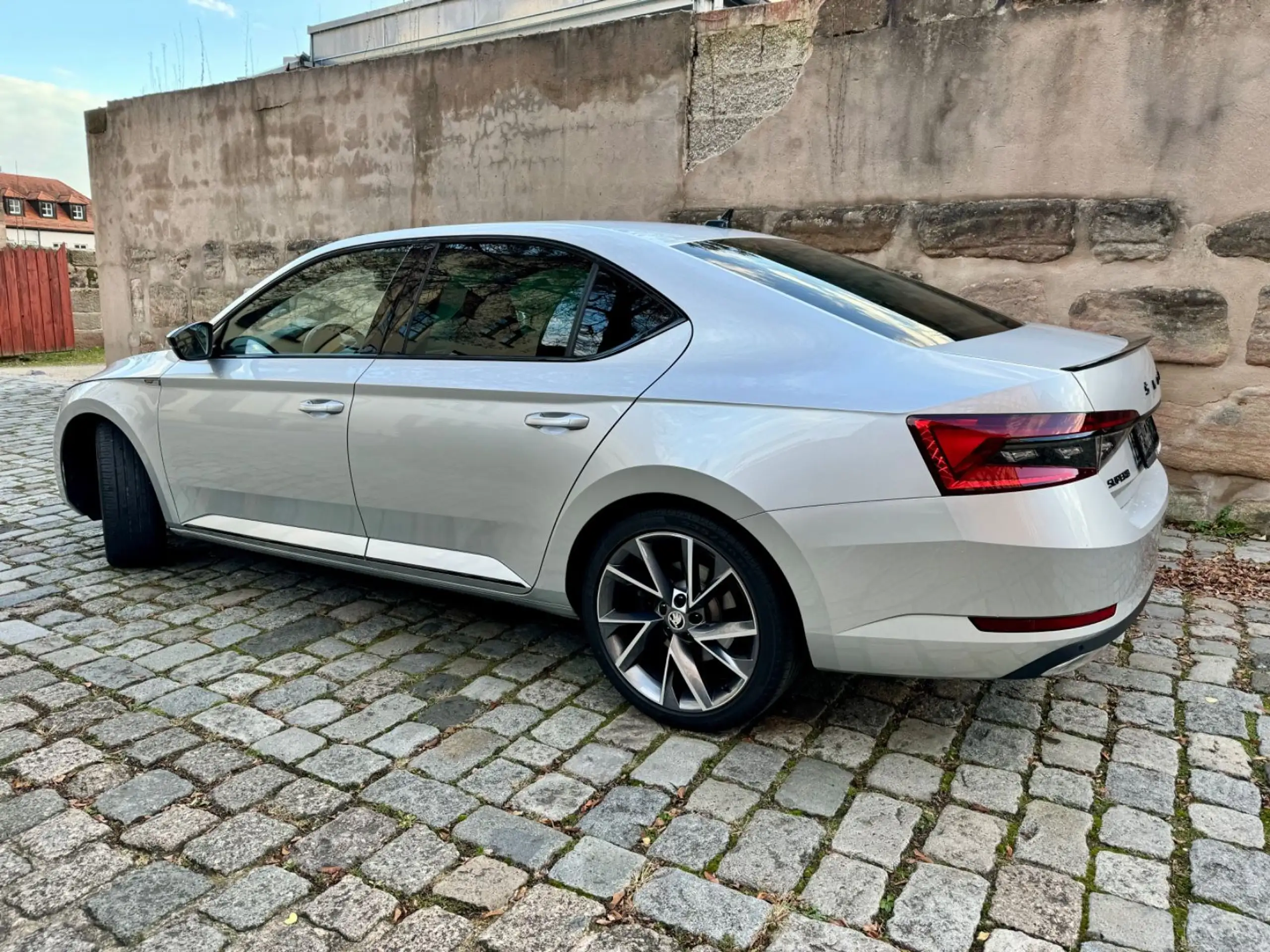 Skoda - Superb