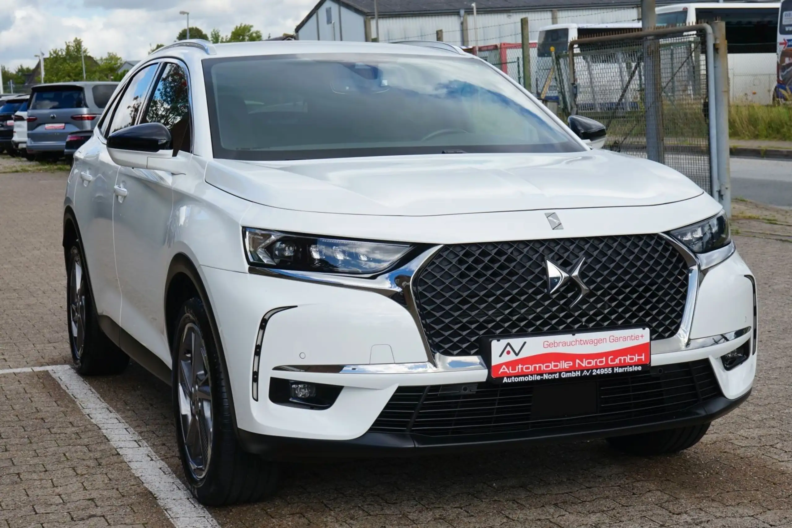 DS Automobiles - DS 7 Crossback