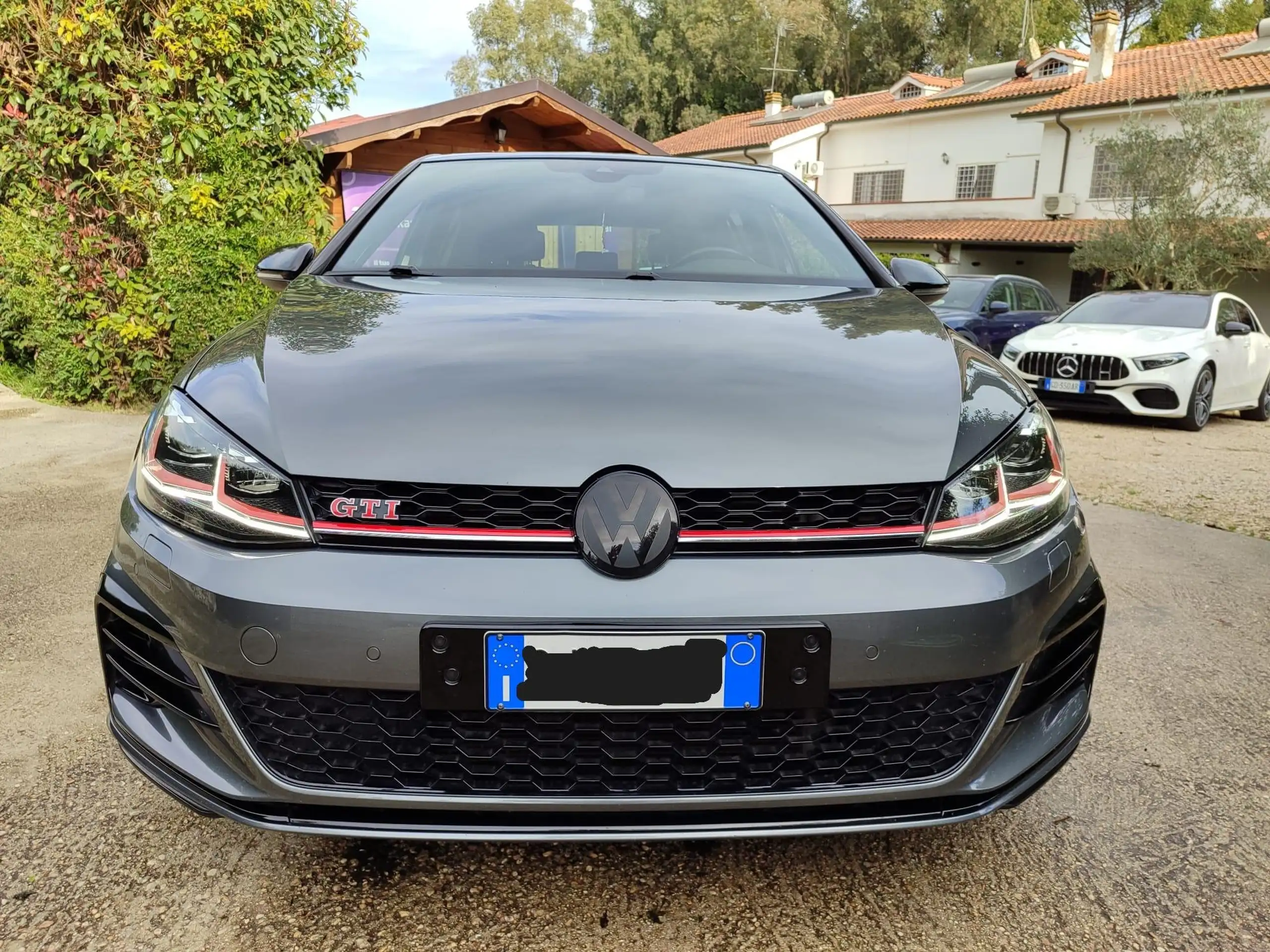 Volkswagen - Golf GTI