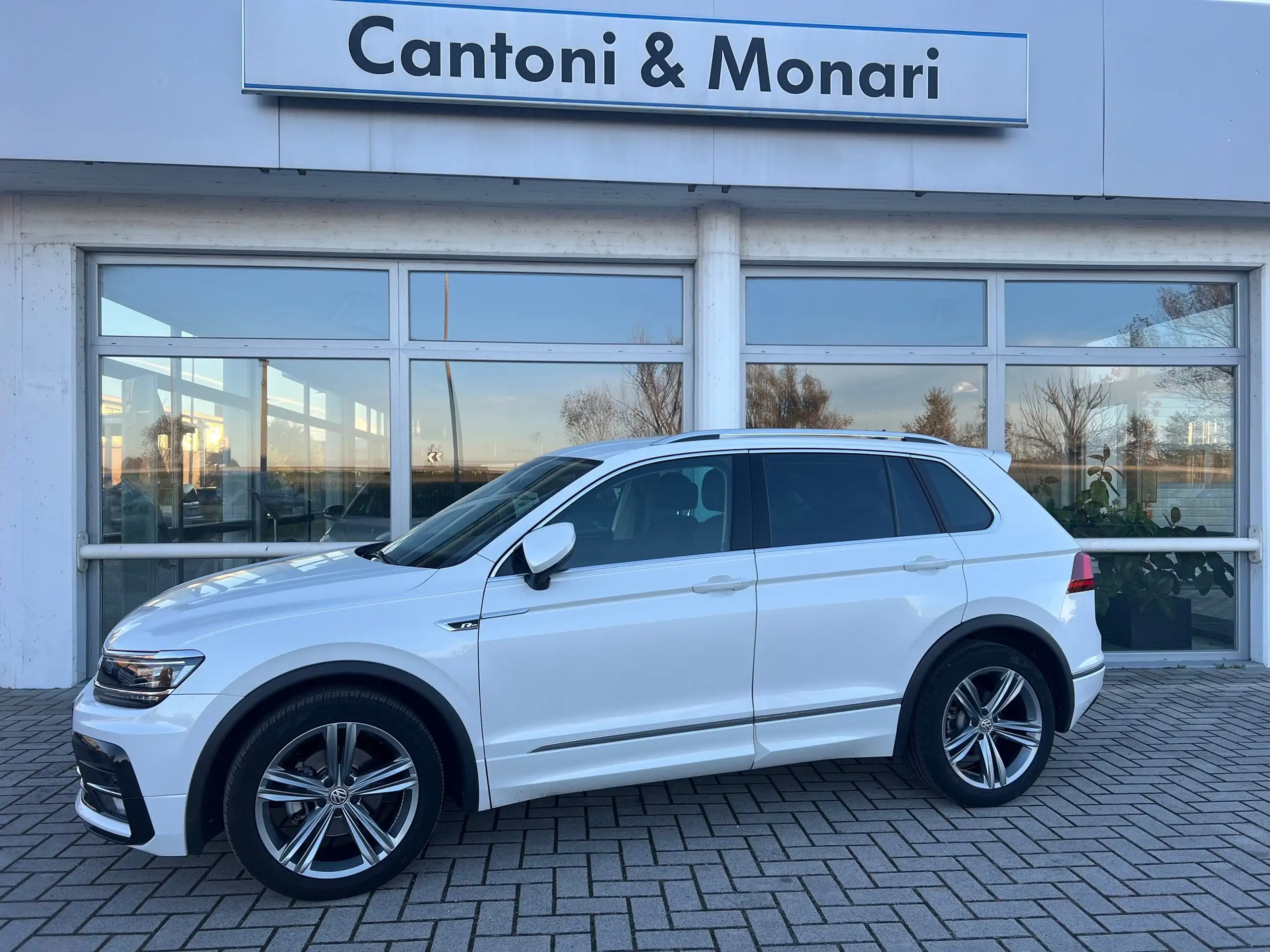 Volkswagen - Tiguan