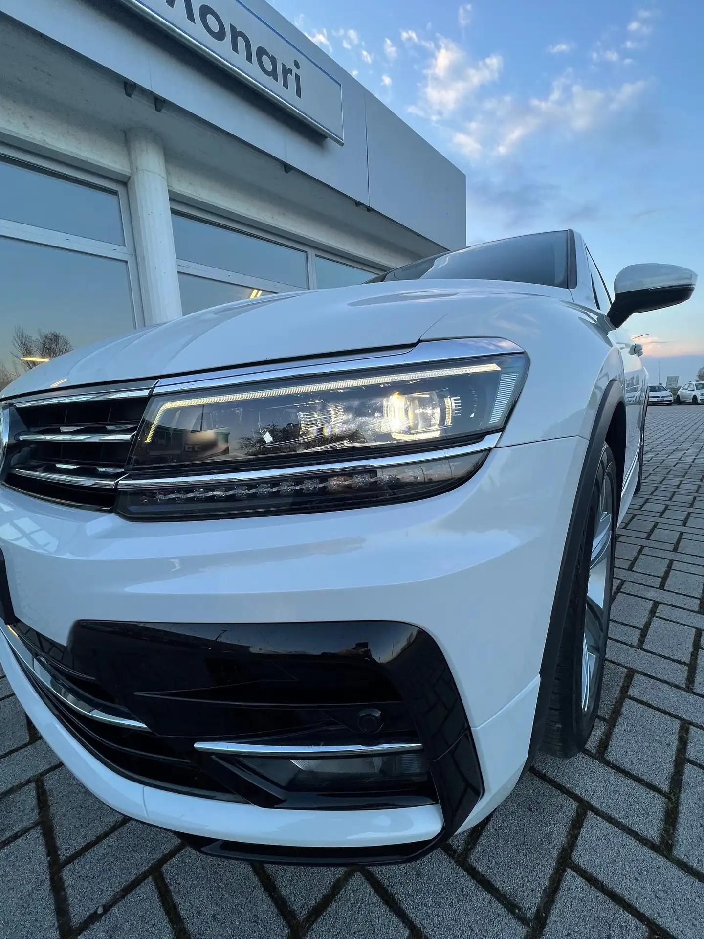 Volkswagen - Tiguan