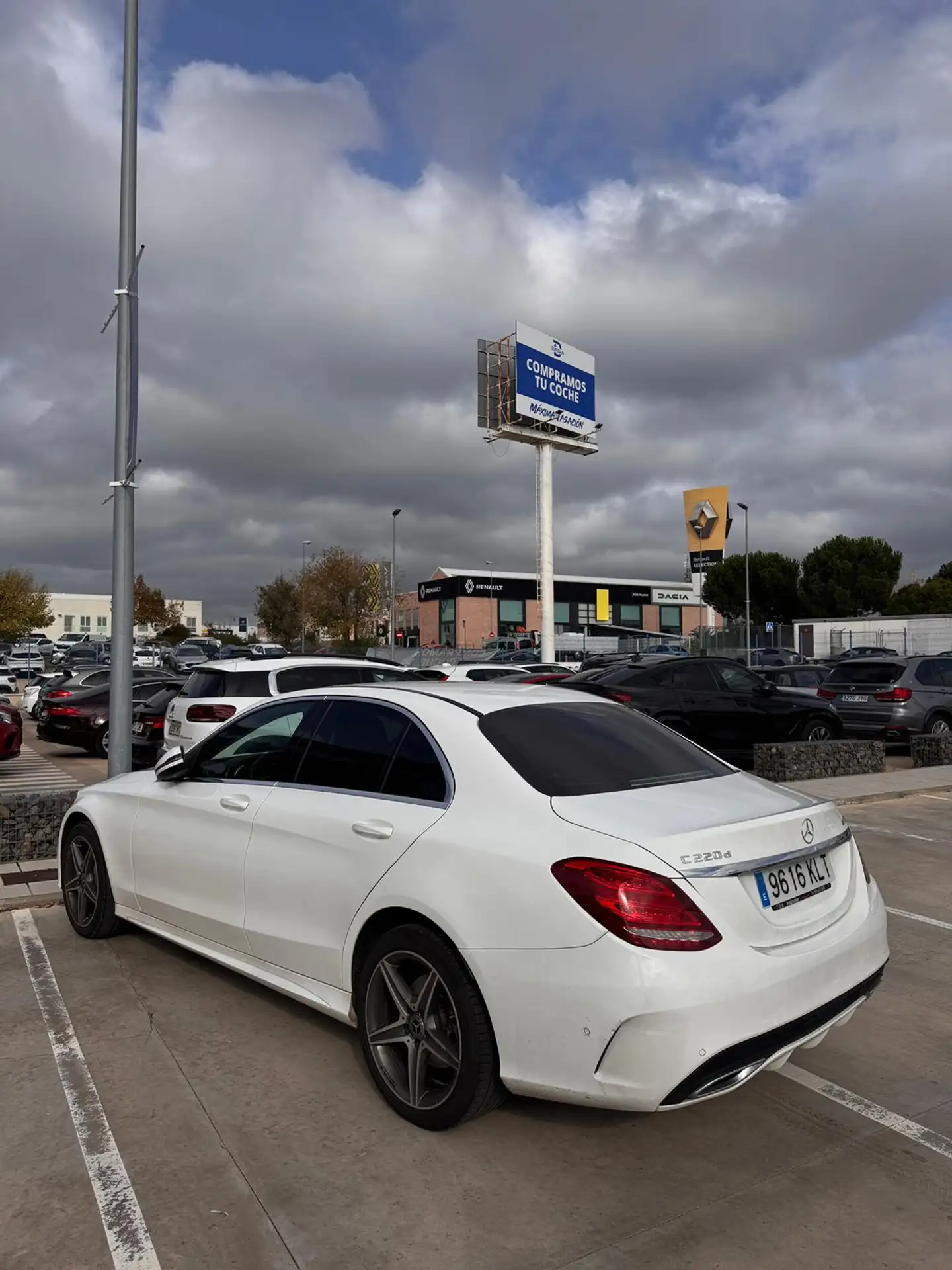 Mercedes-Benz - C 220