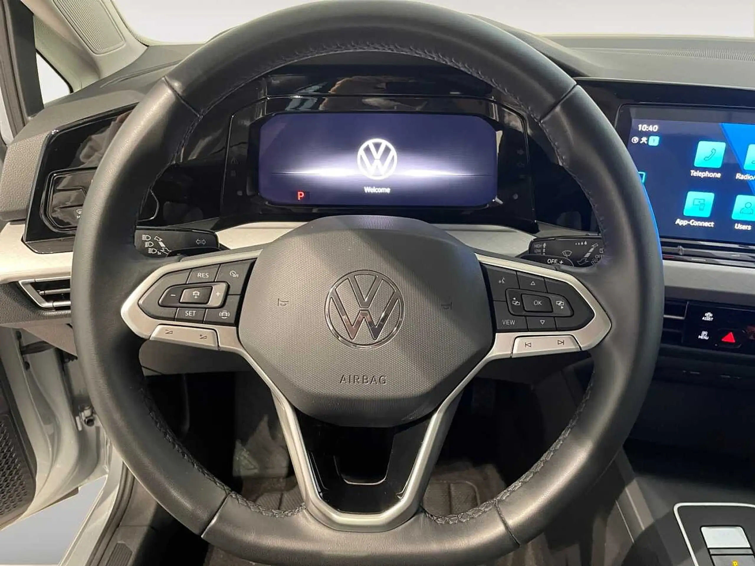 Volkswagen - Golf