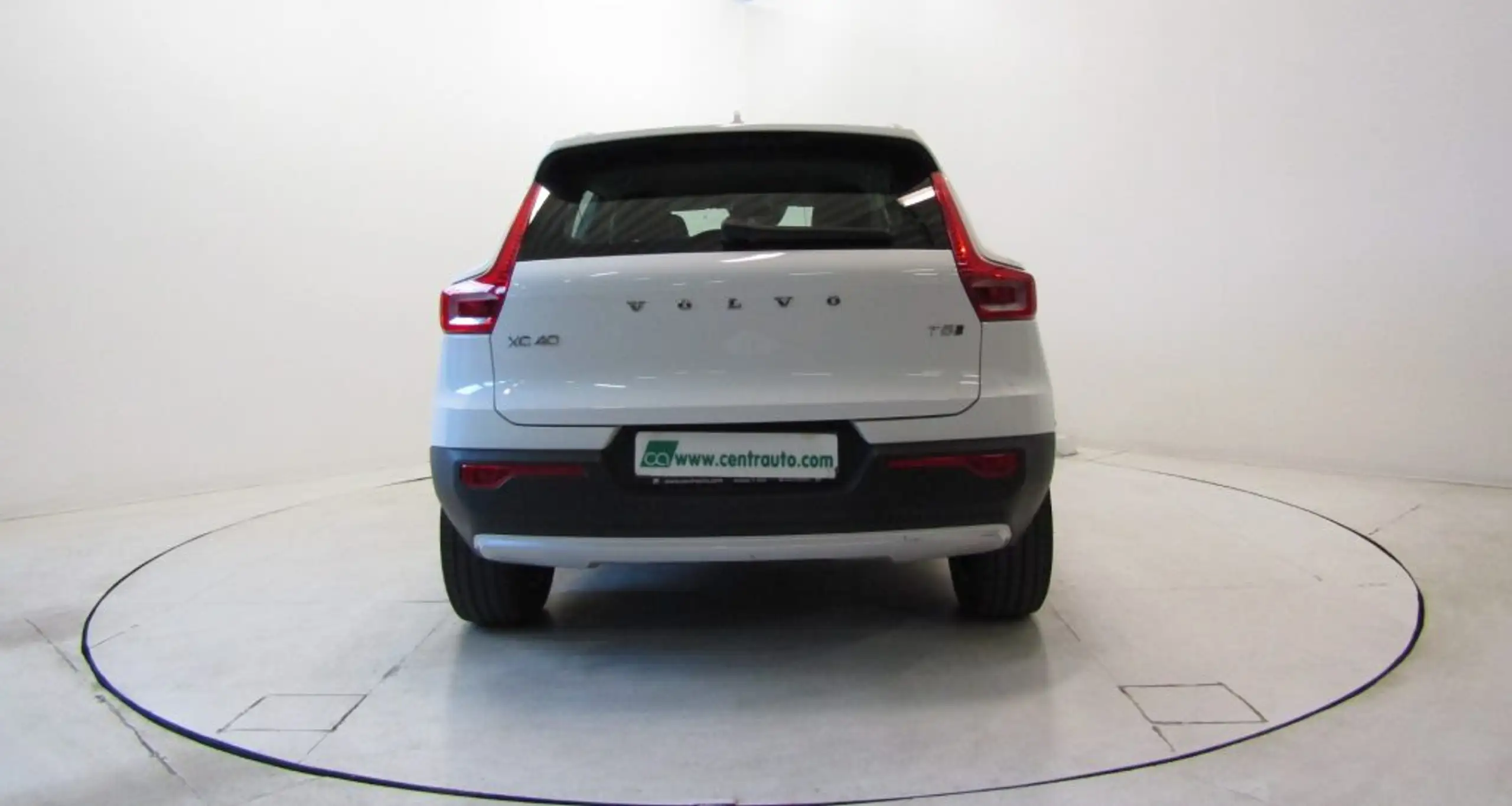 Volvo - XC40