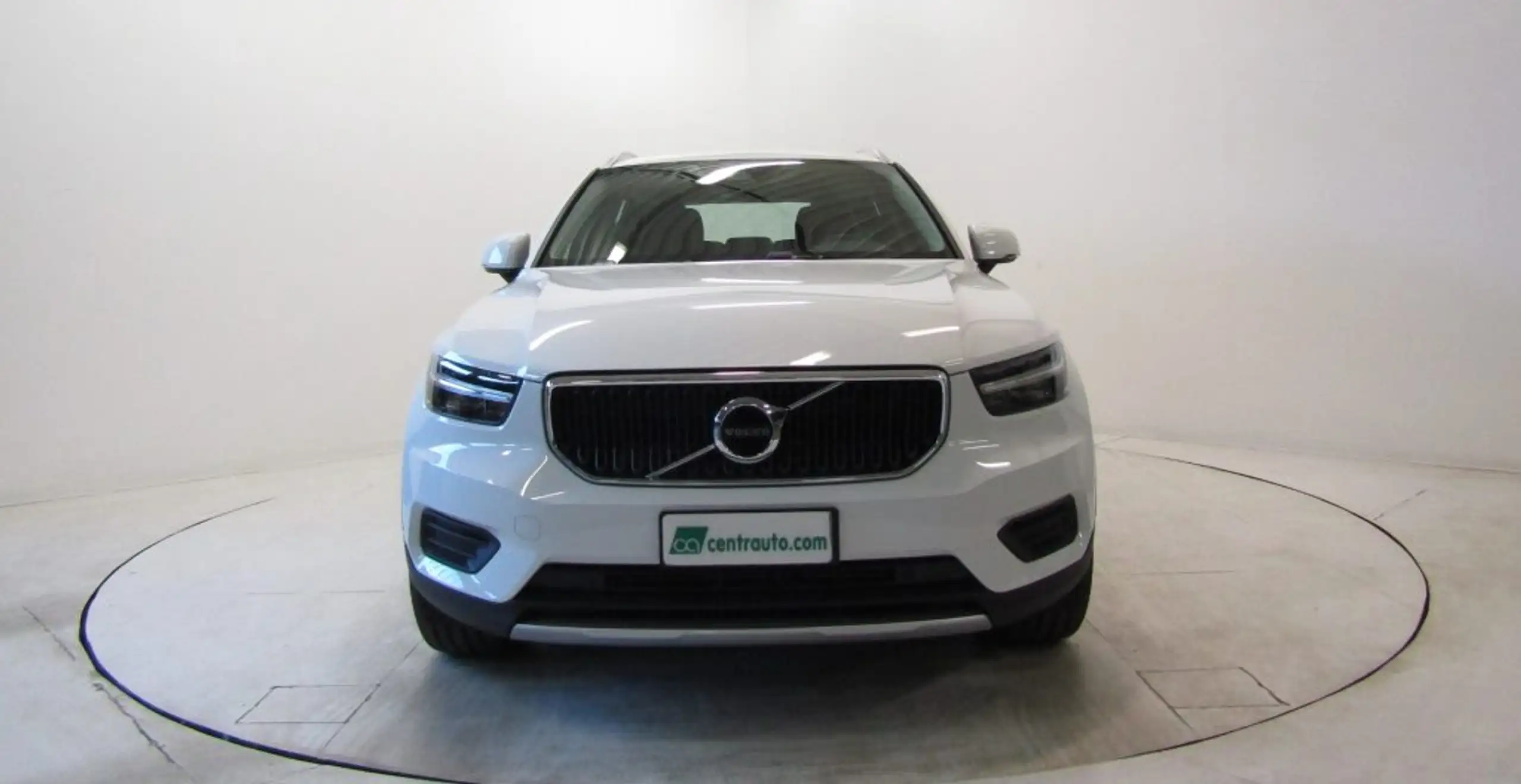 Volvo - XC40