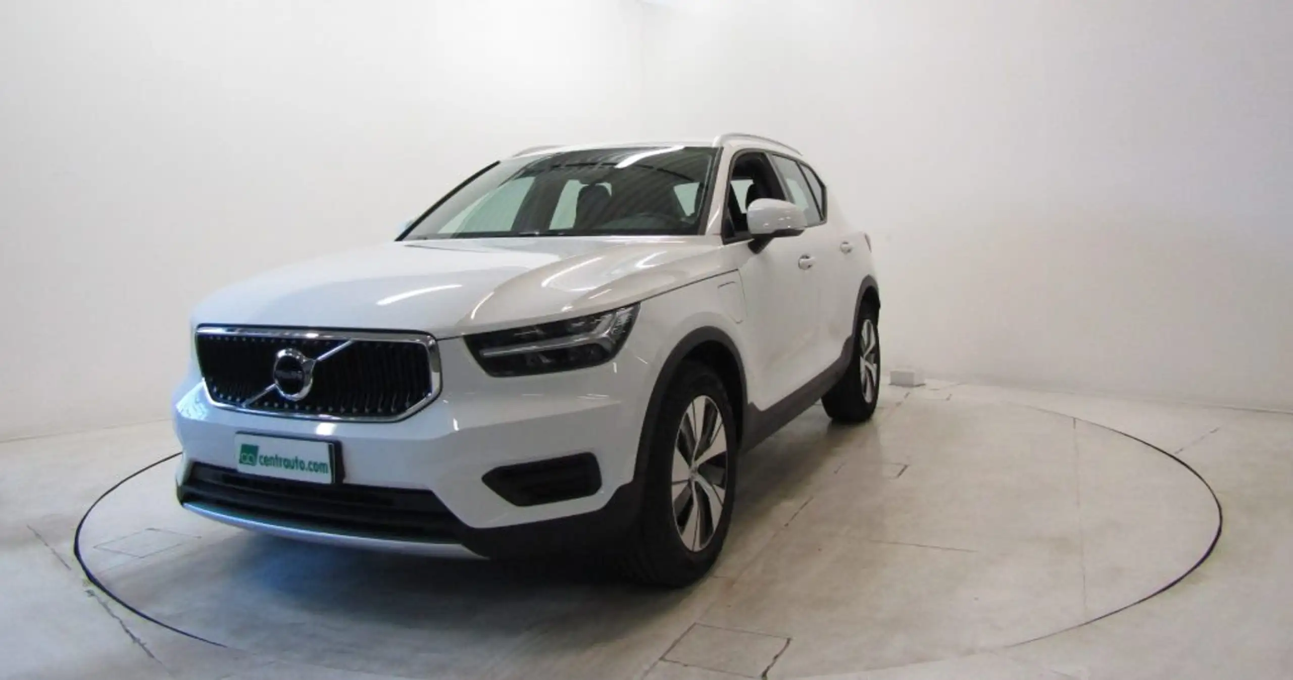 Volvo - XC40