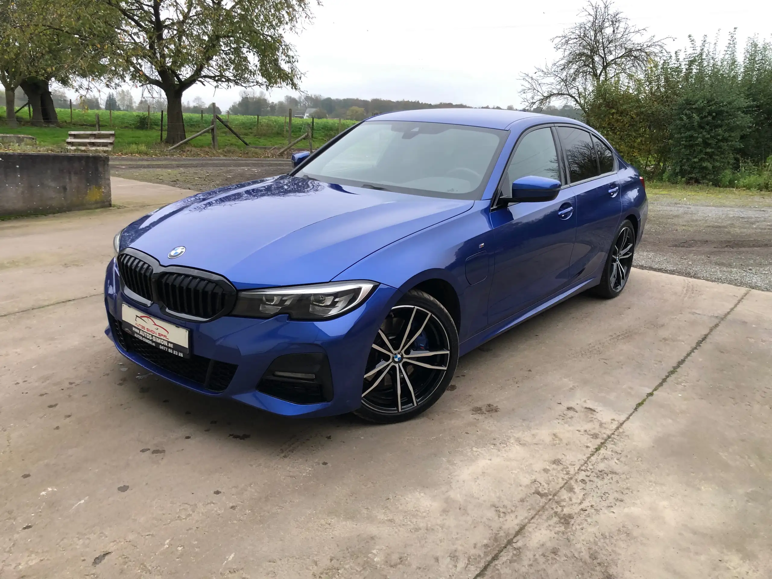 BMW 330 2019