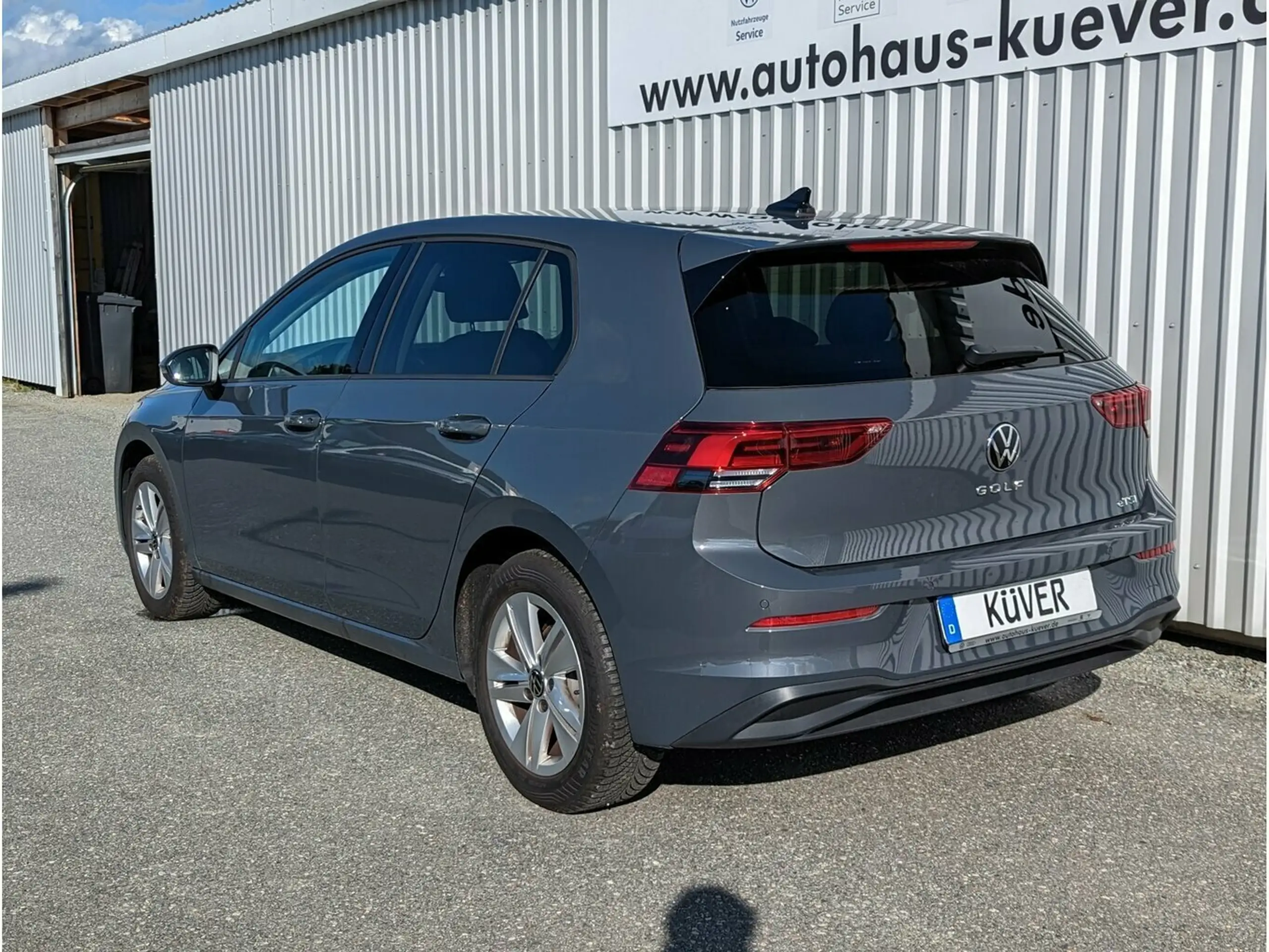 Volkswagen - Golf