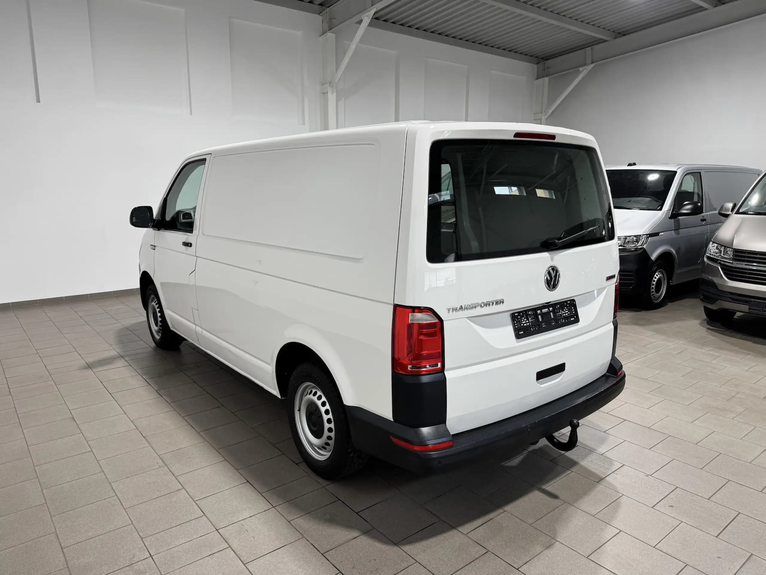 Volkswagen - T6 Transporter