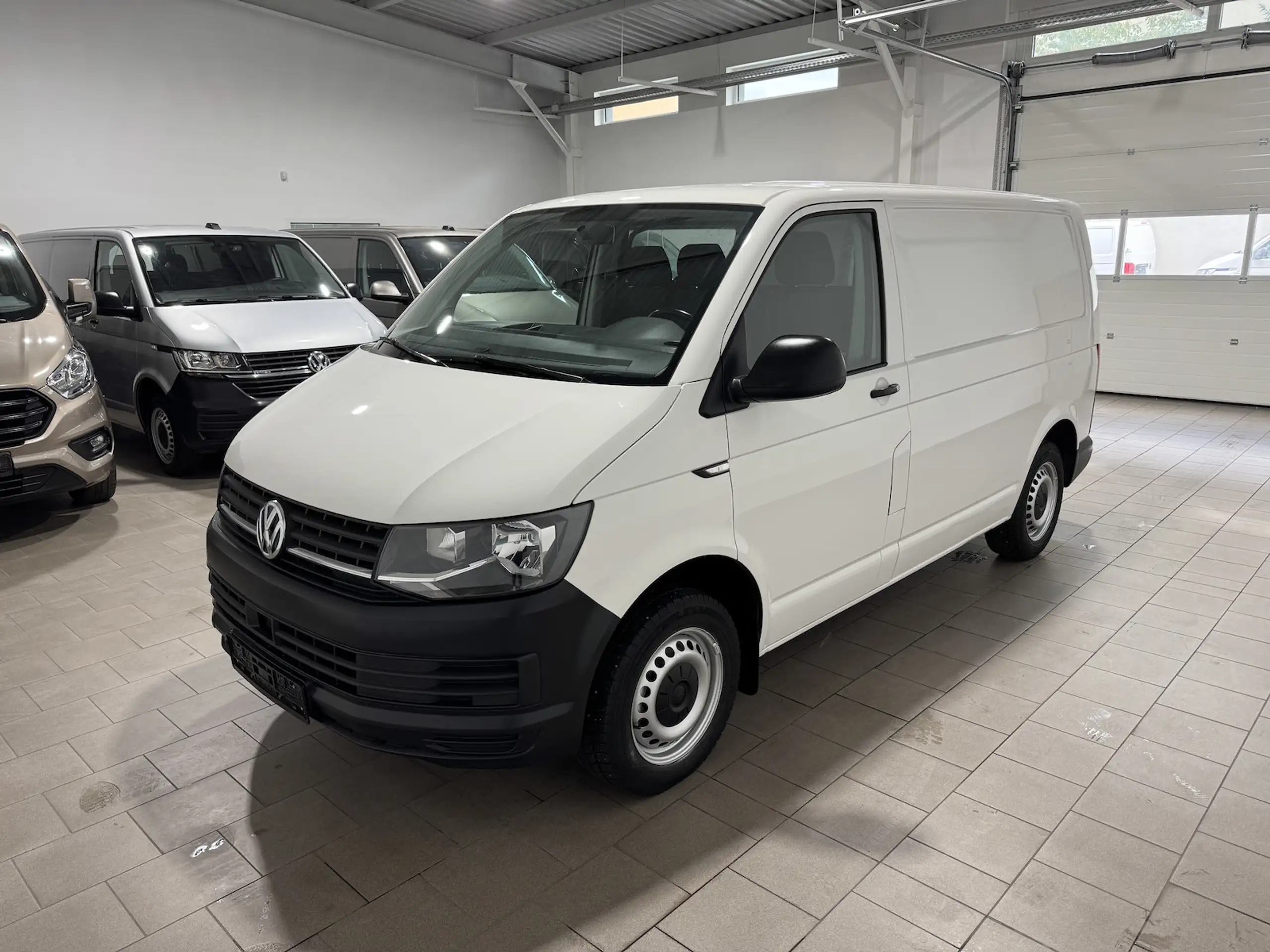 Volkswagen - T6 Transporter