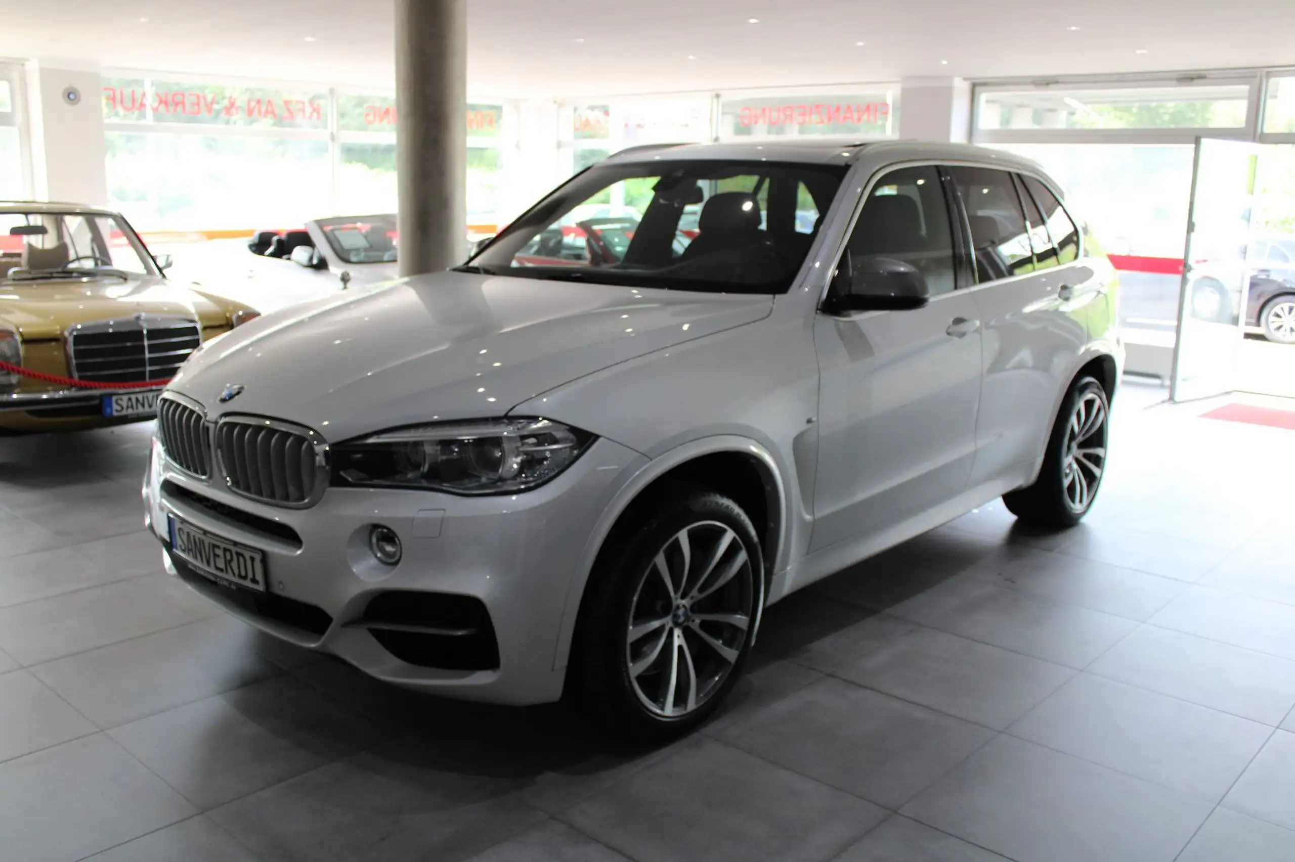 BMW - X5 M