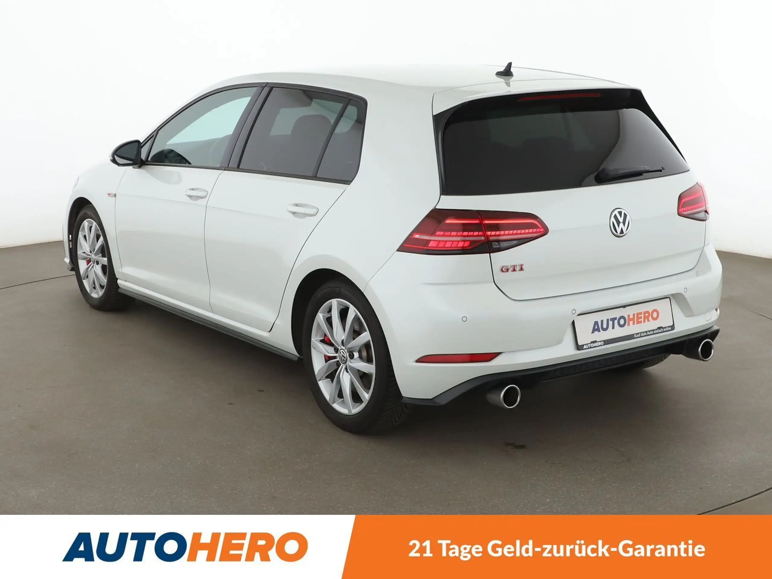 Volkswagen - Golf GTI