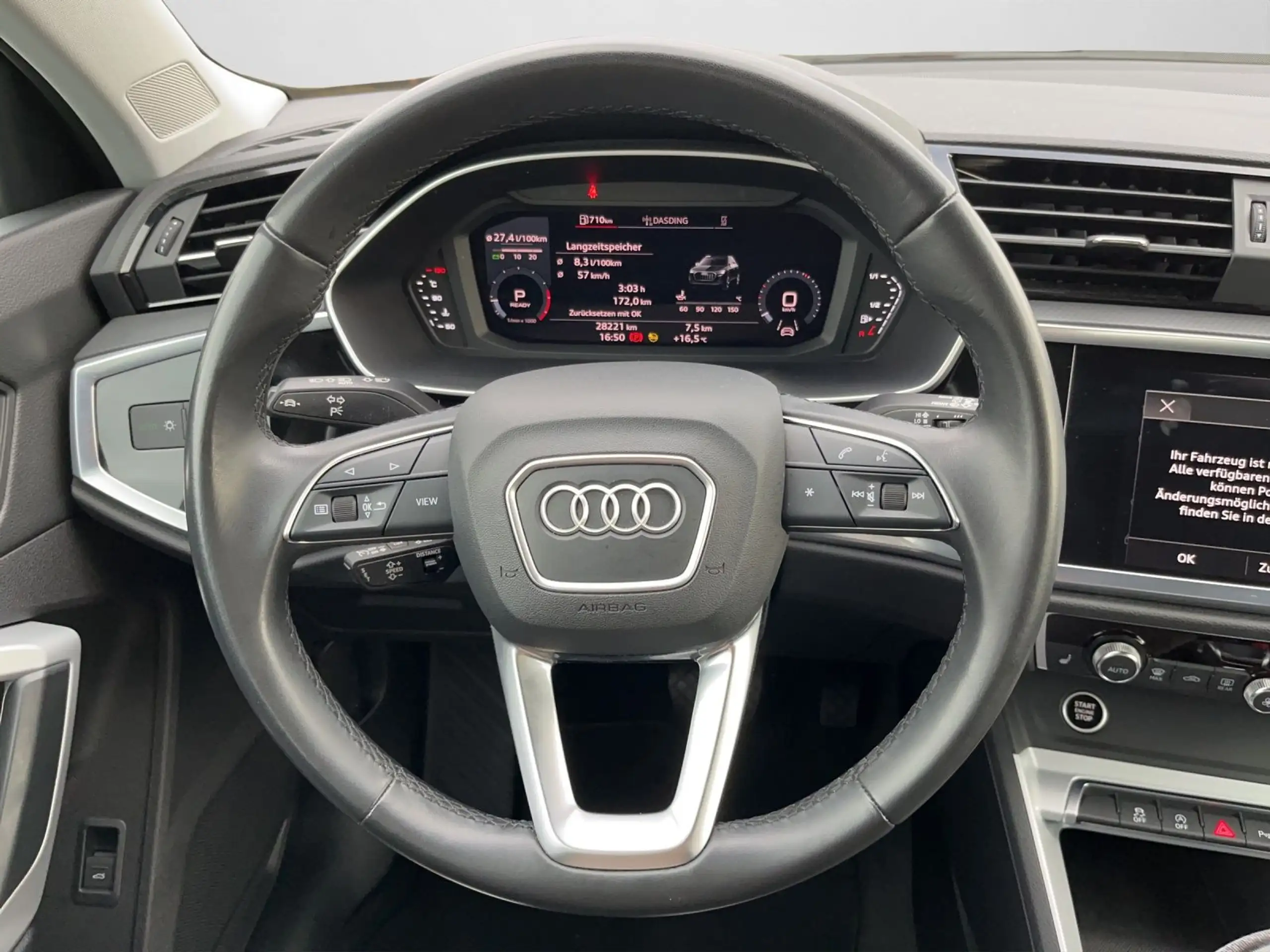 Audi - Q3