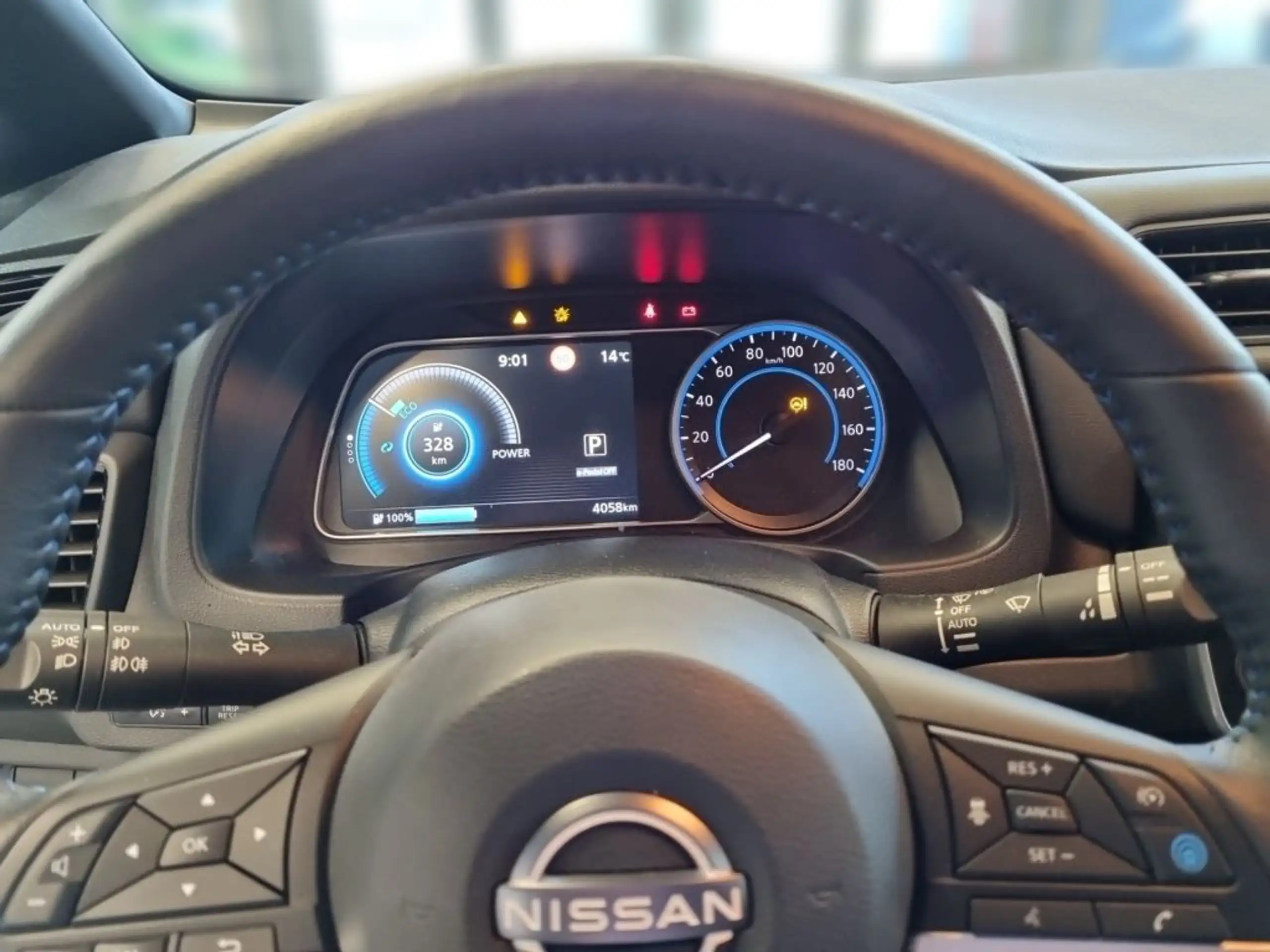 Nissan - Leaf