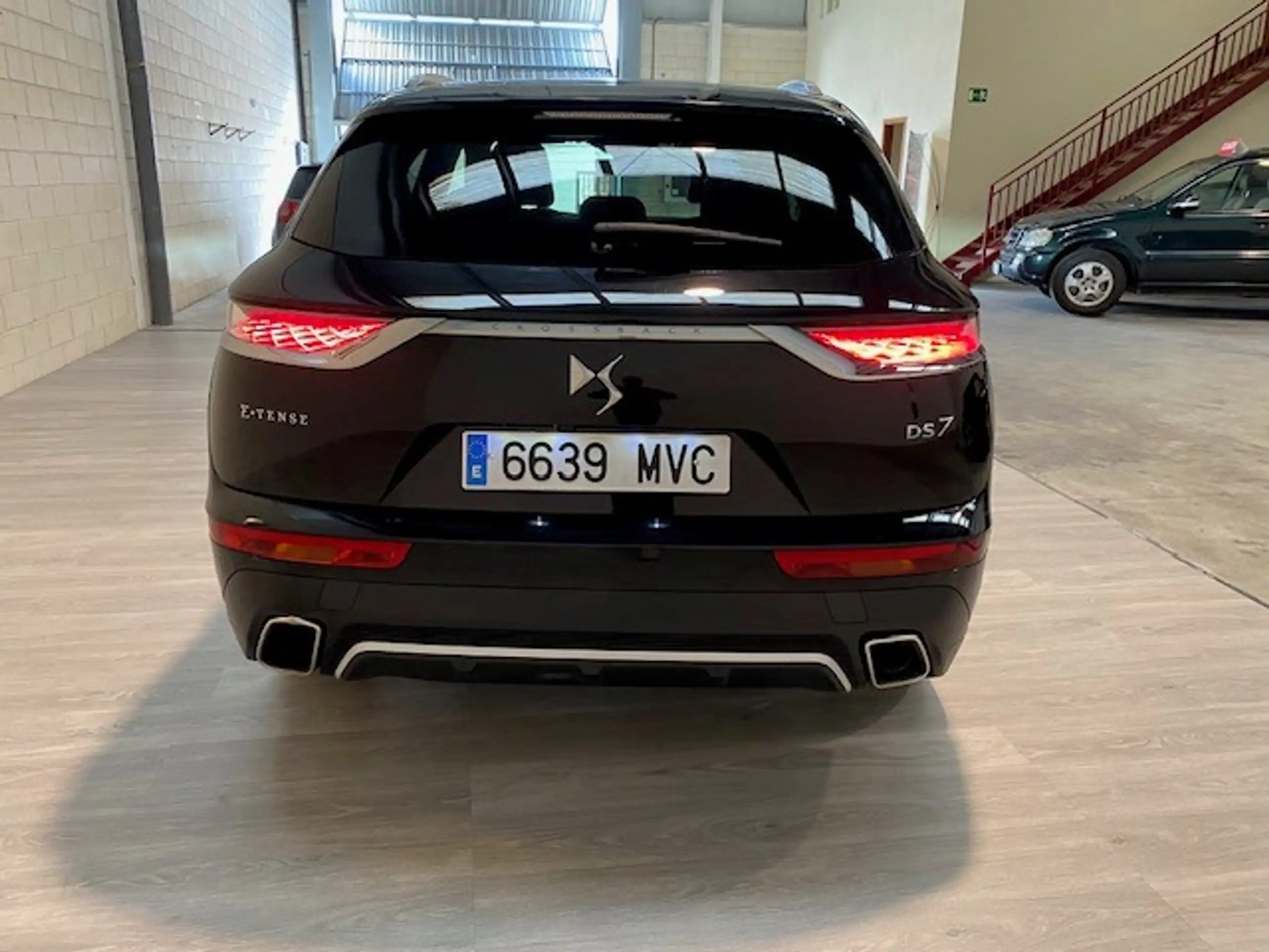 DS Automobiles - DS 7 Crossback