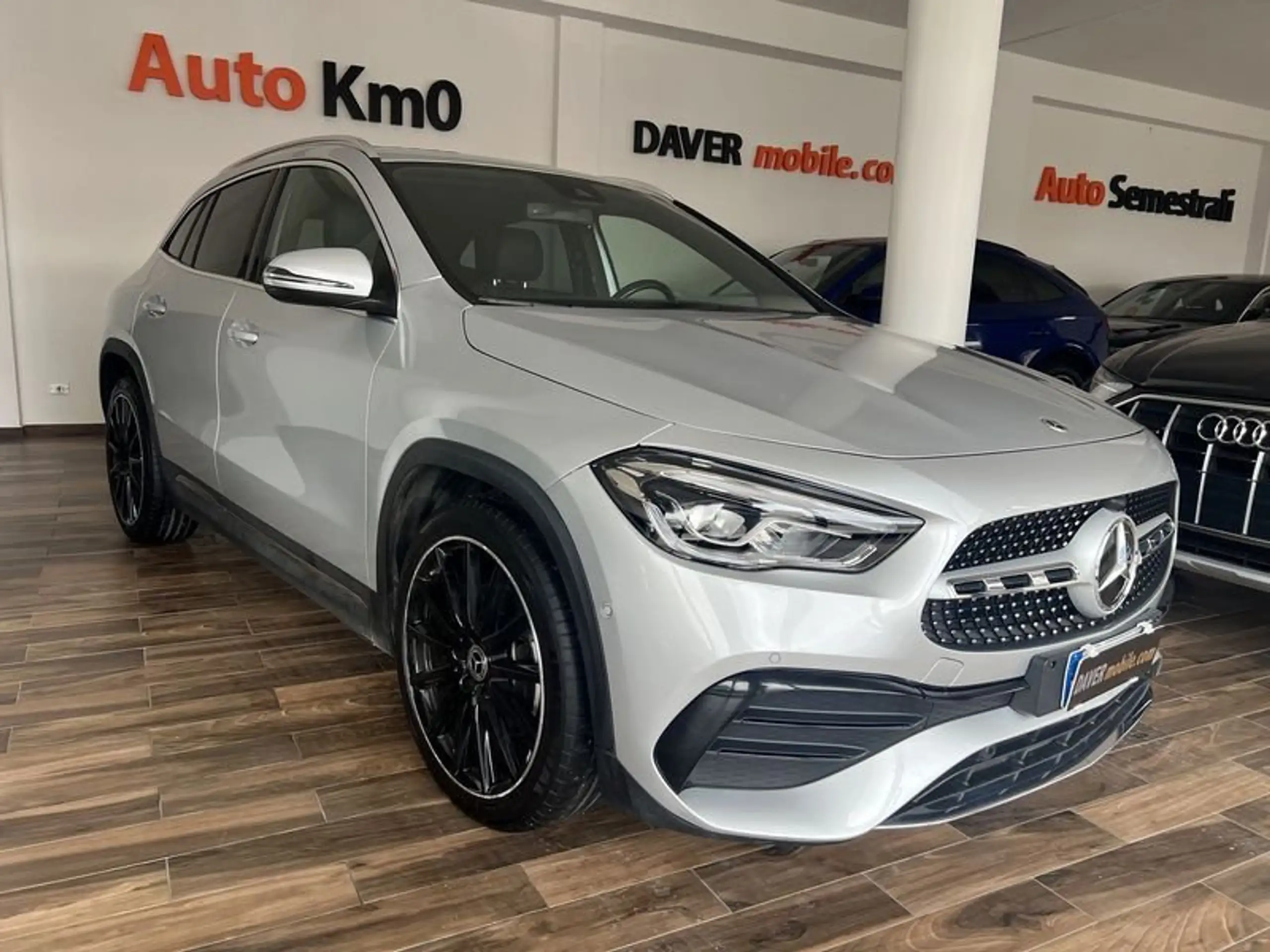 Mercedes-Benz - GLA 200