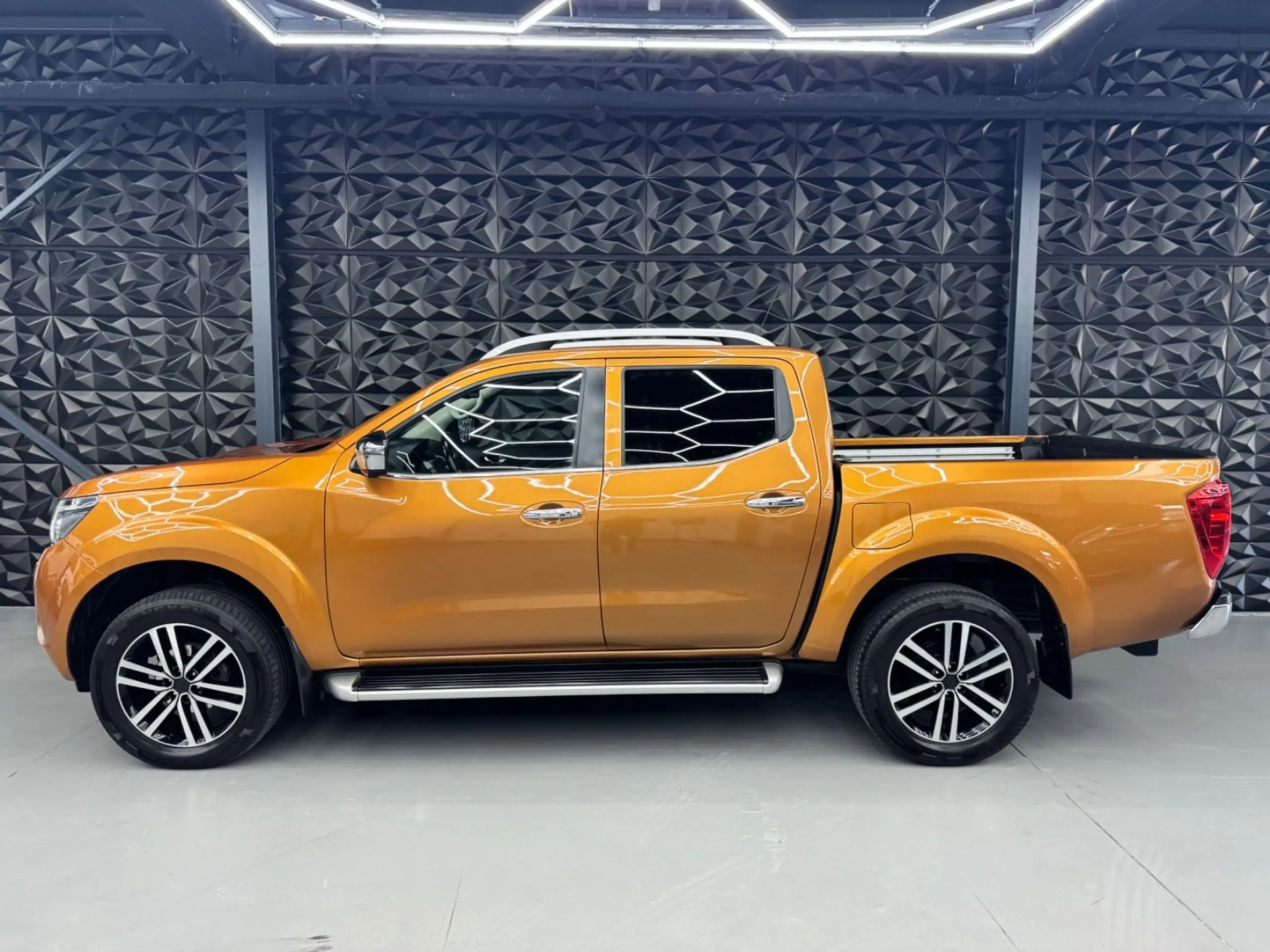 Nissan - Navara