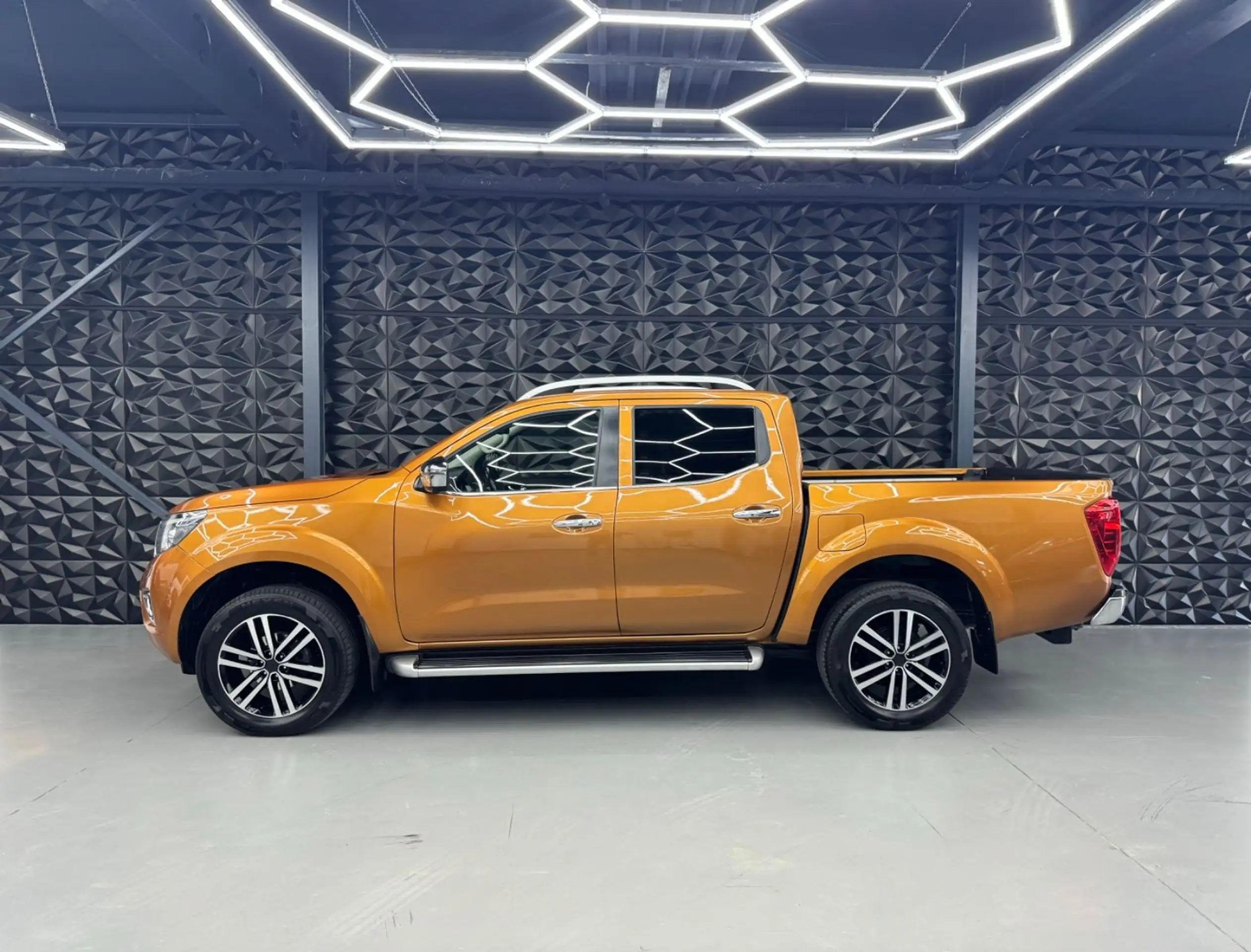 Nissan - Navara