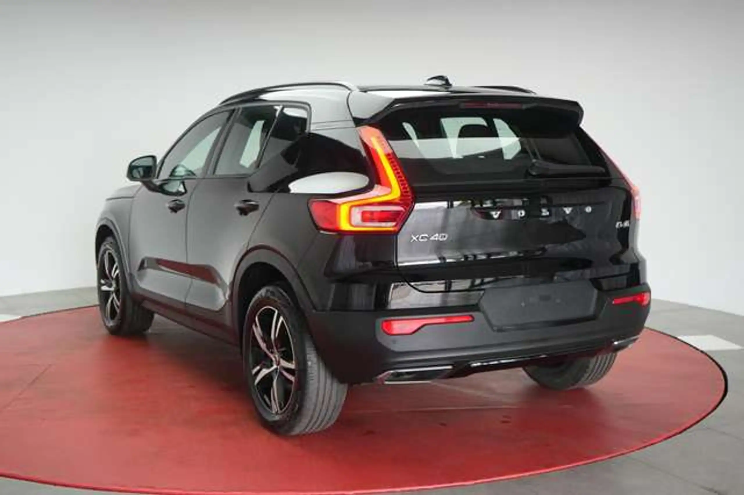 Volvo - XC40