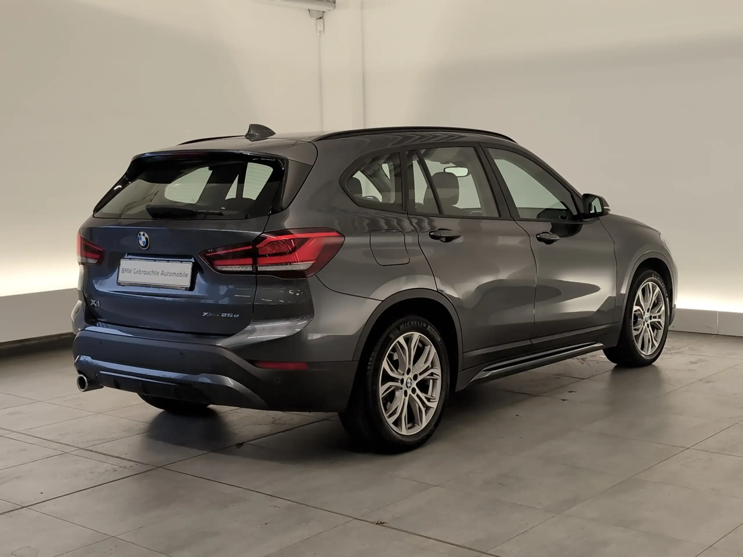 BMW - X1