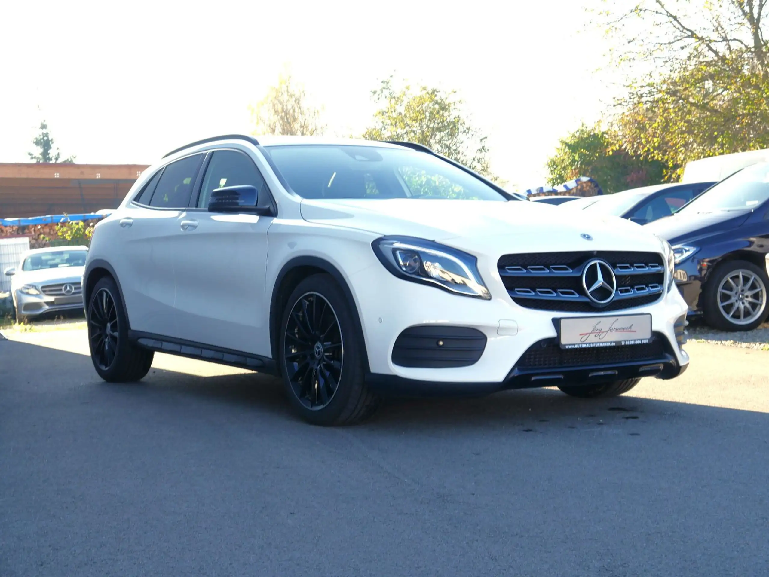 Mercedes-Benz - GLA 220