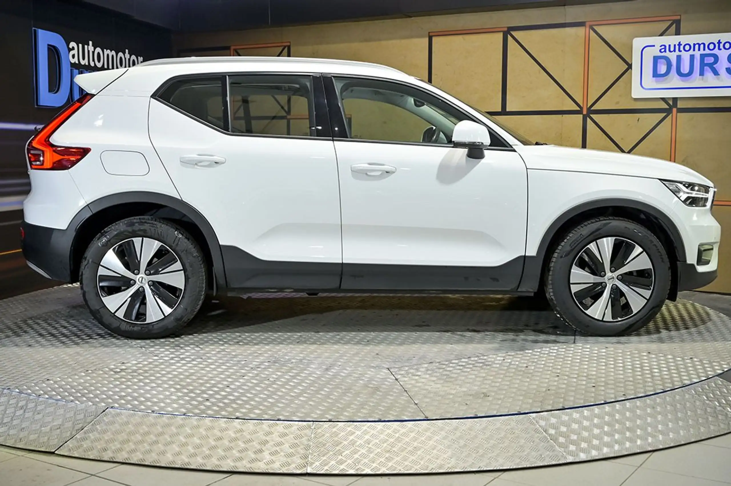 Volvo - XC40