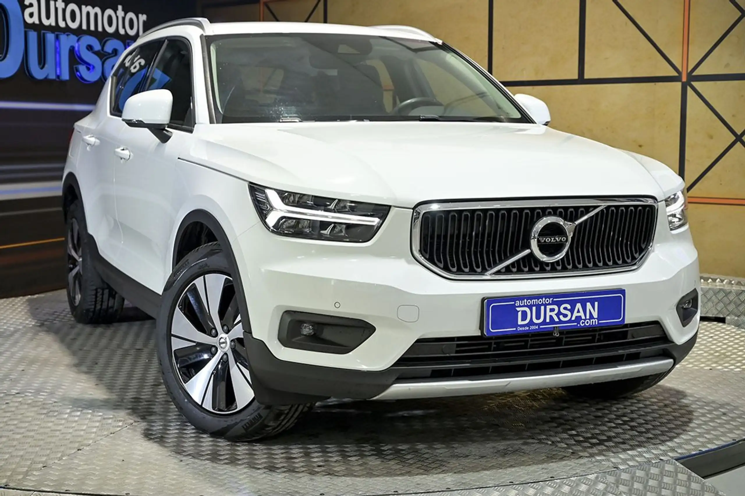 Volvo - XC40