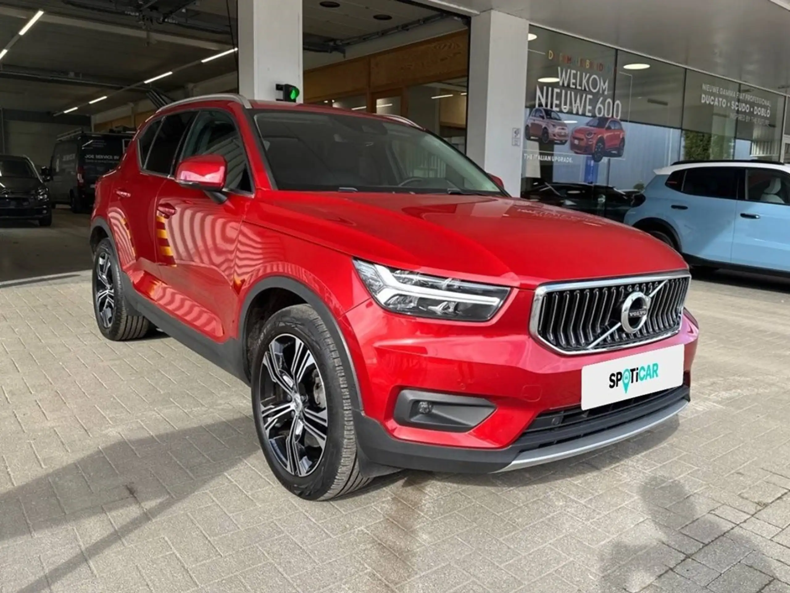 Volvo - XC40