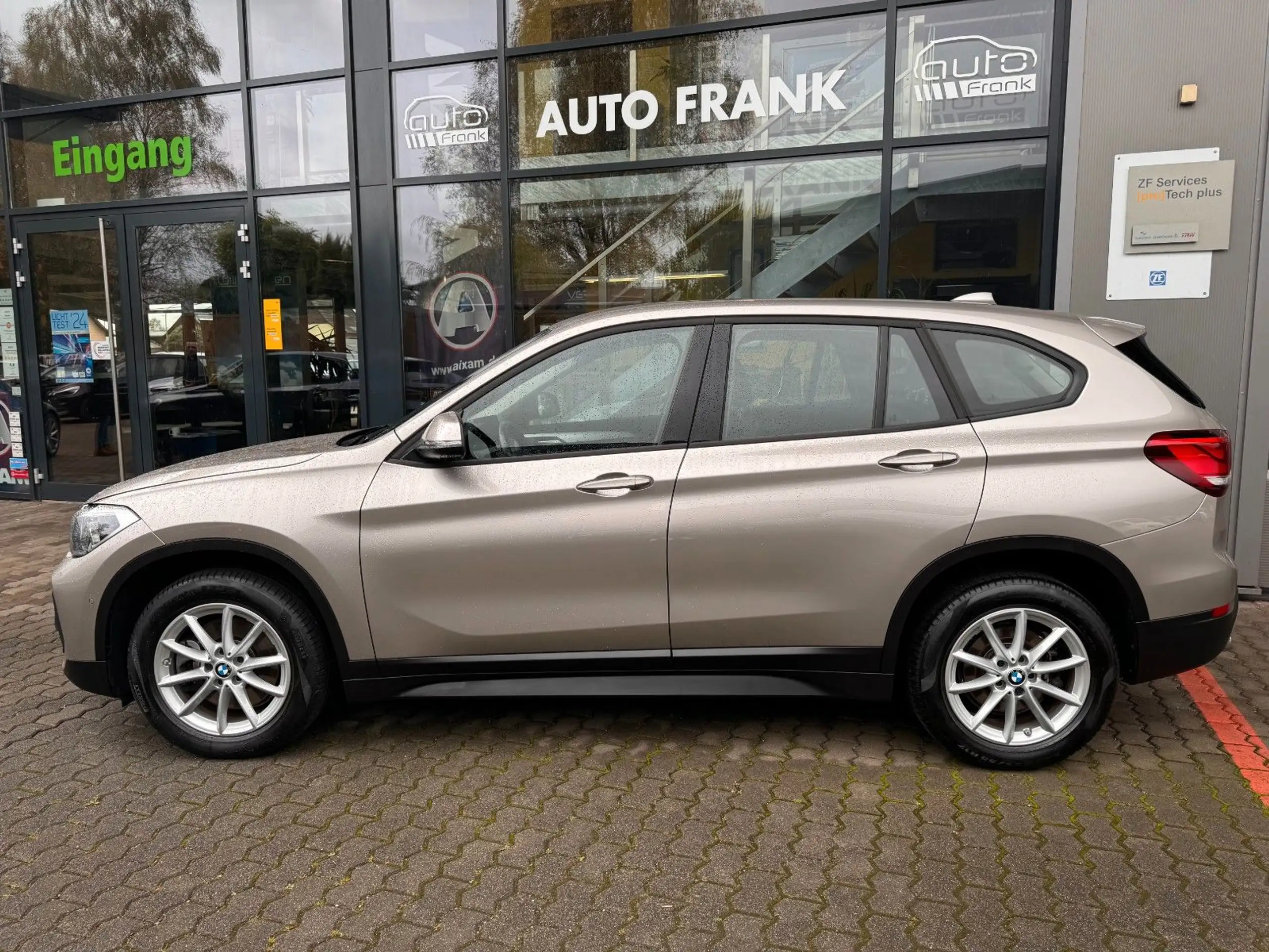 BMW - X1