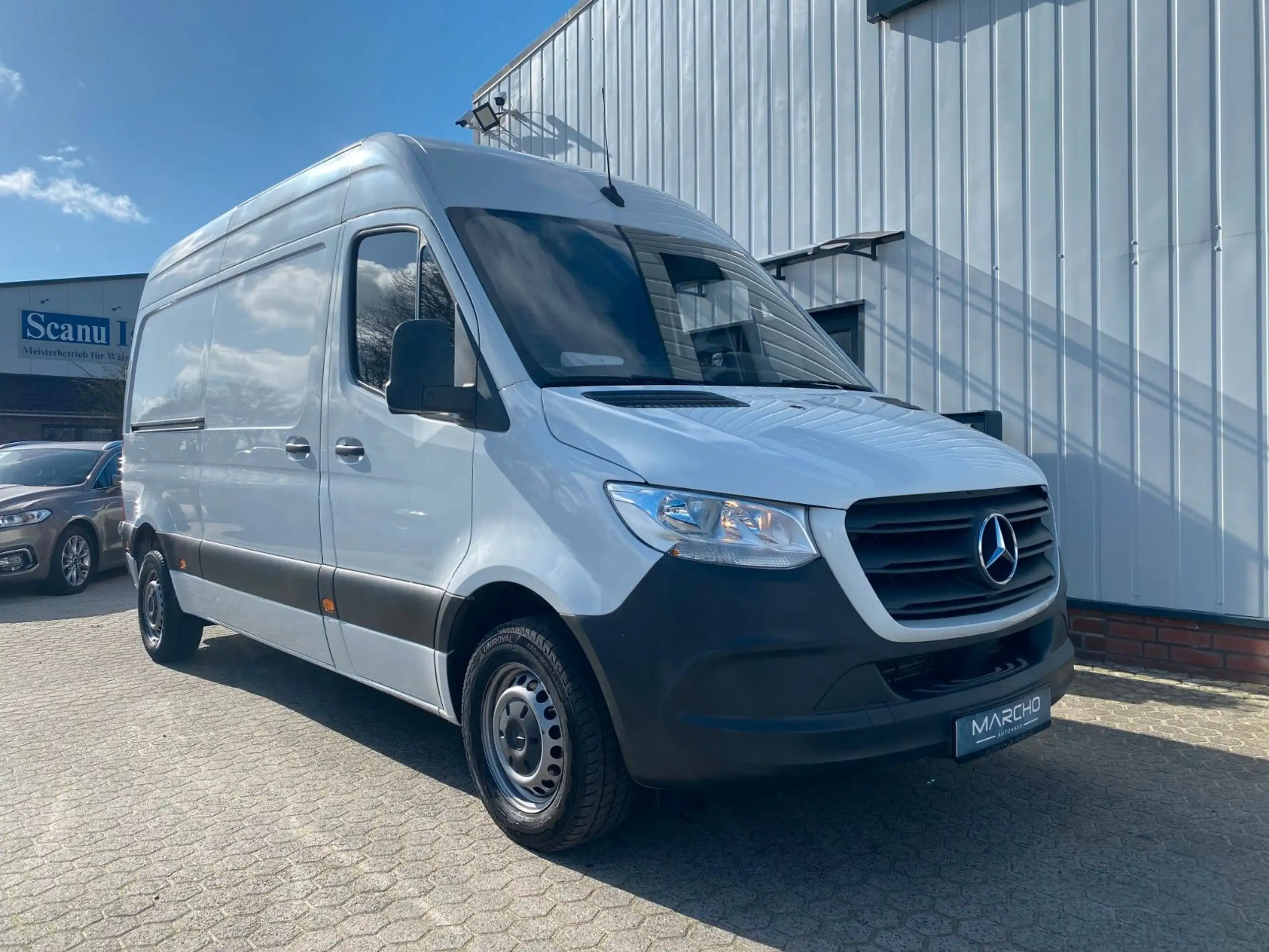 Mercedes-Benz - Sprinter