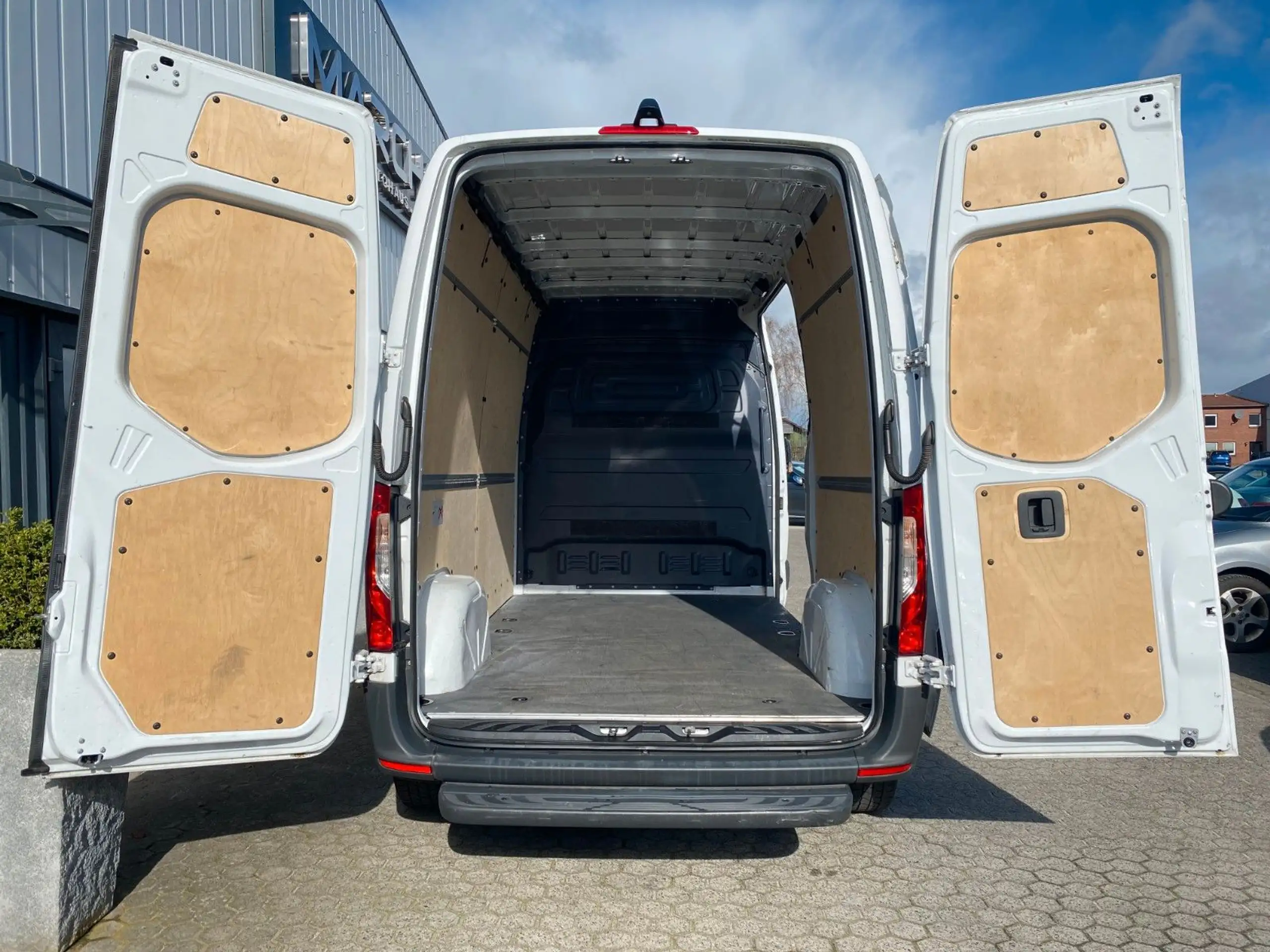 Mercedes-Benz - Sprinter