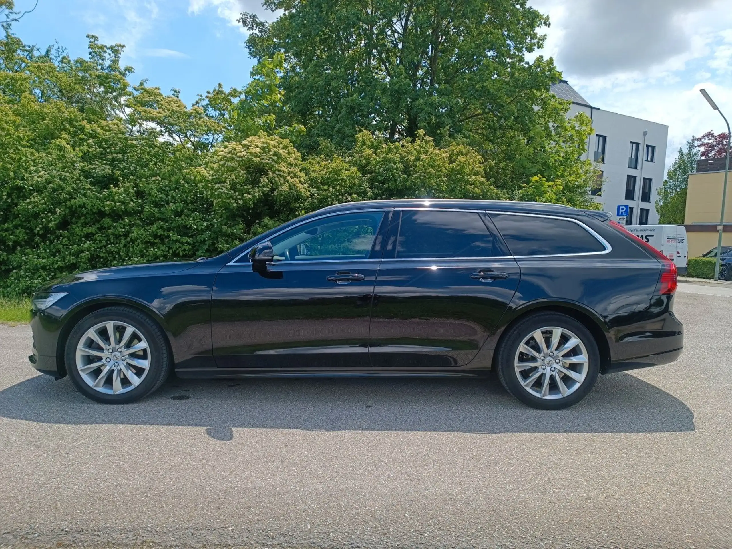 Volvo - V90