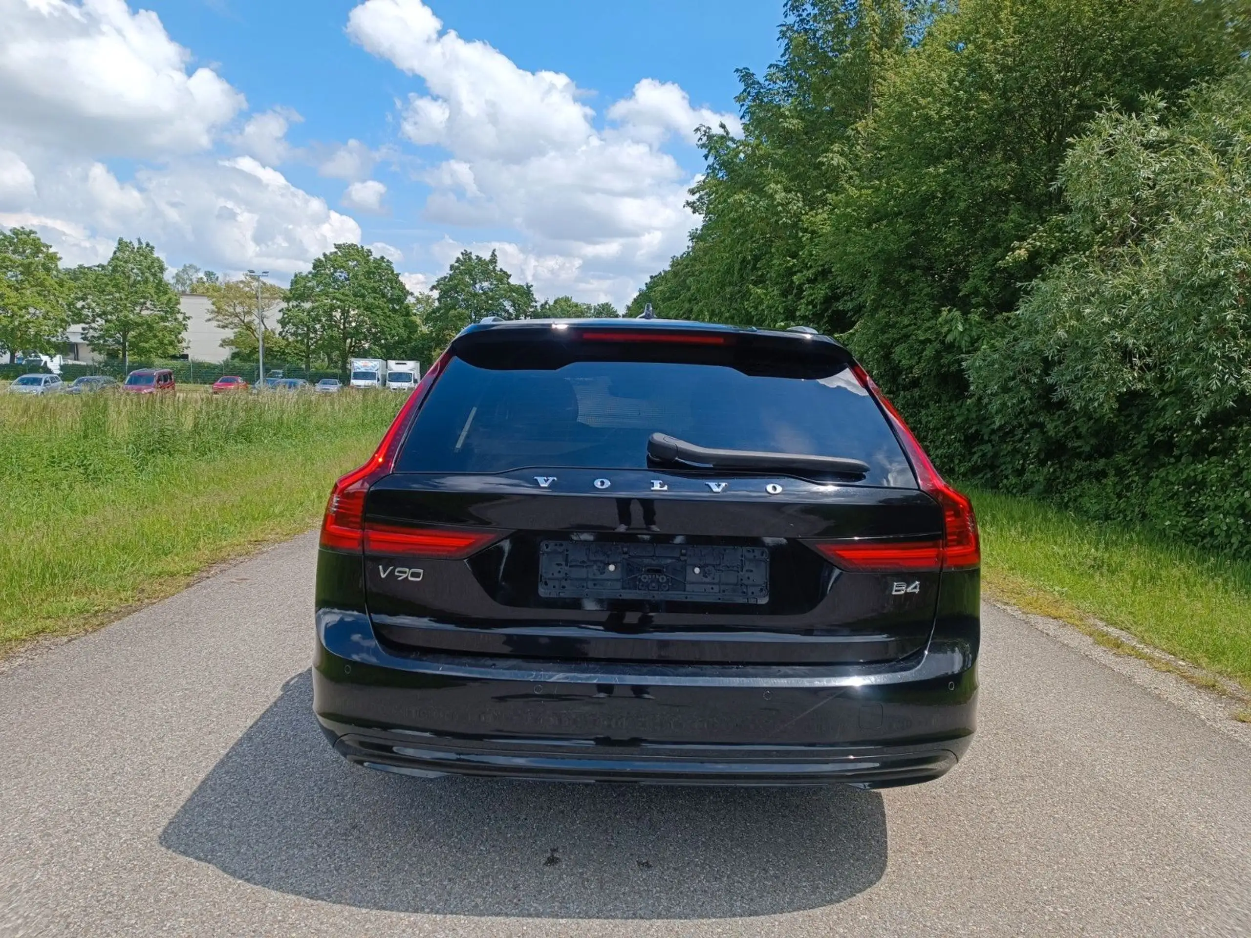 Volvo - V90