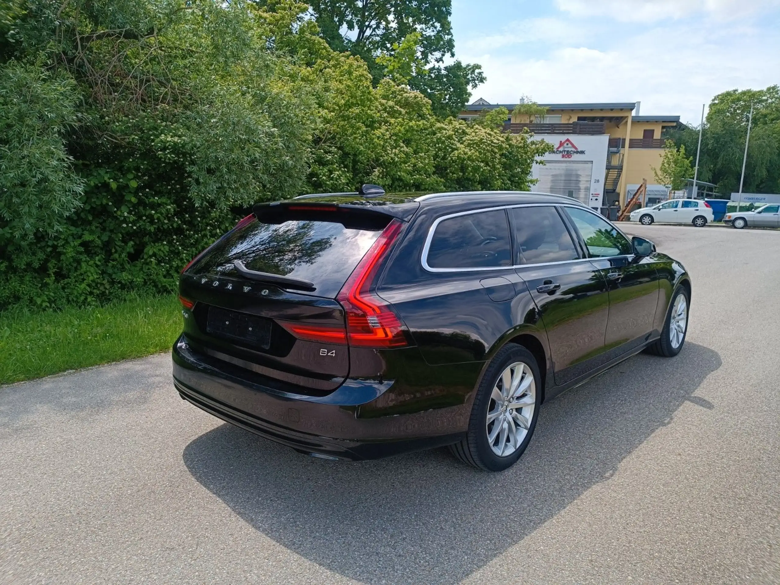 Volvo - V90