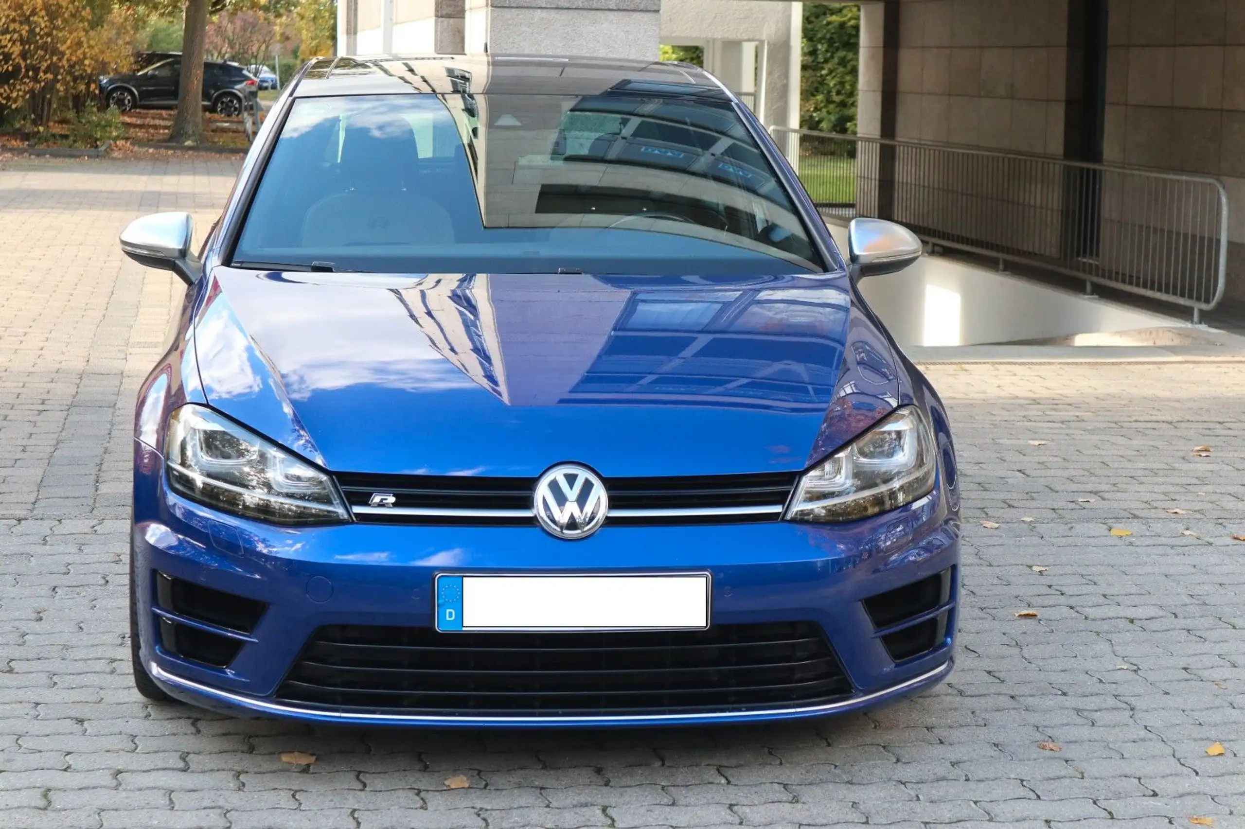 Volkswagen - Golf