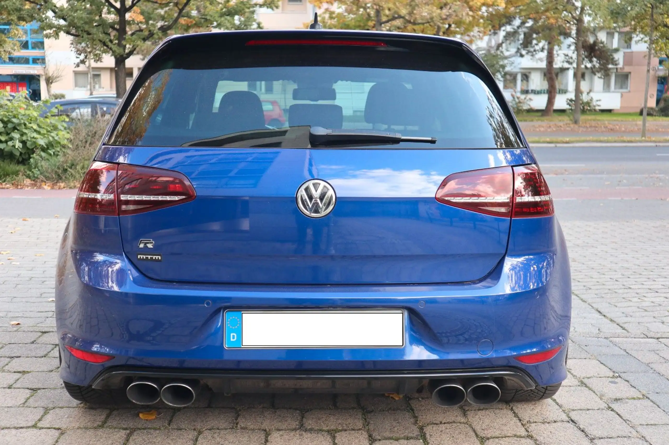 Volkswagen - Golf