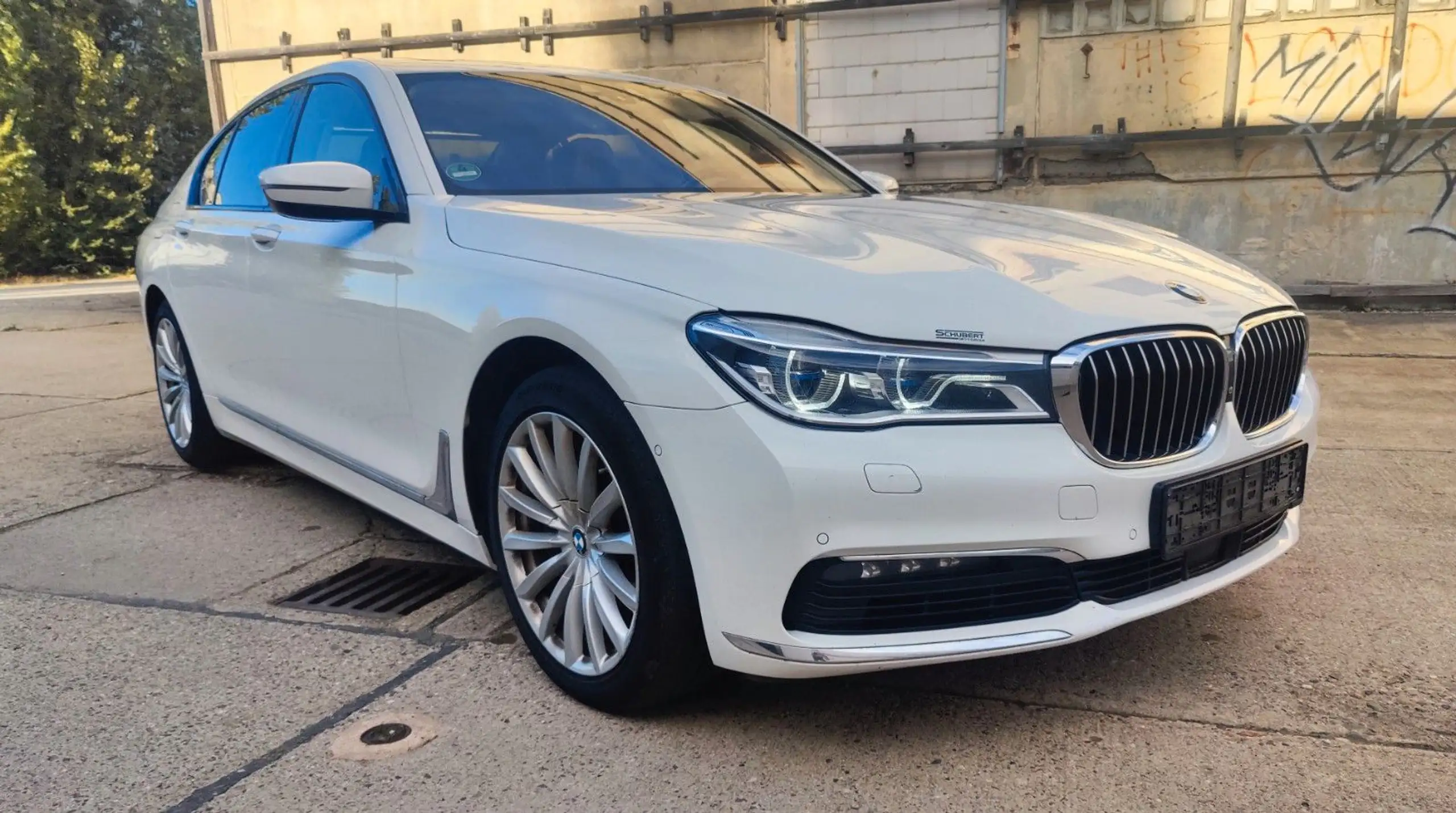 BMW 750 2018