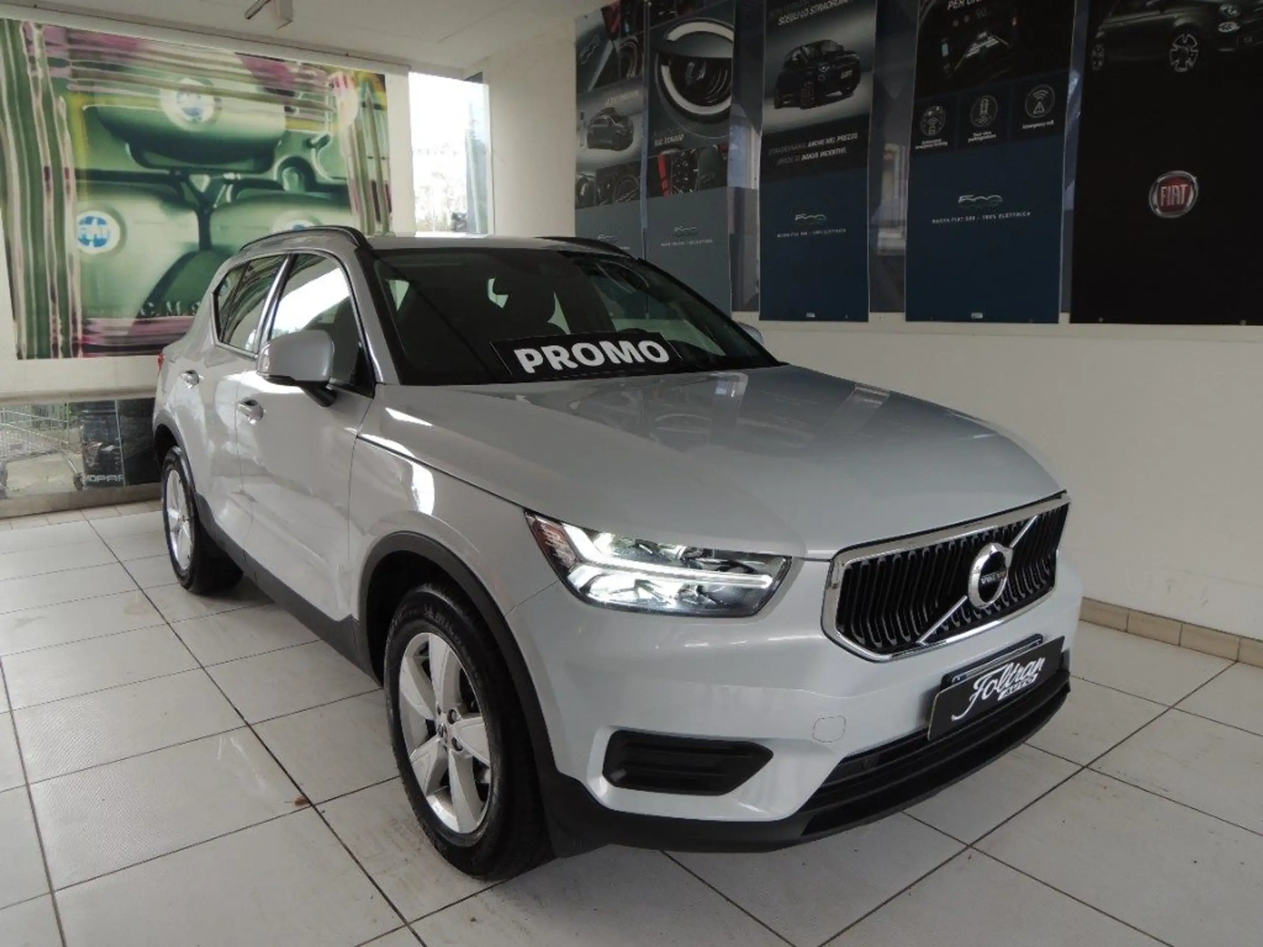 Volvo - XC40