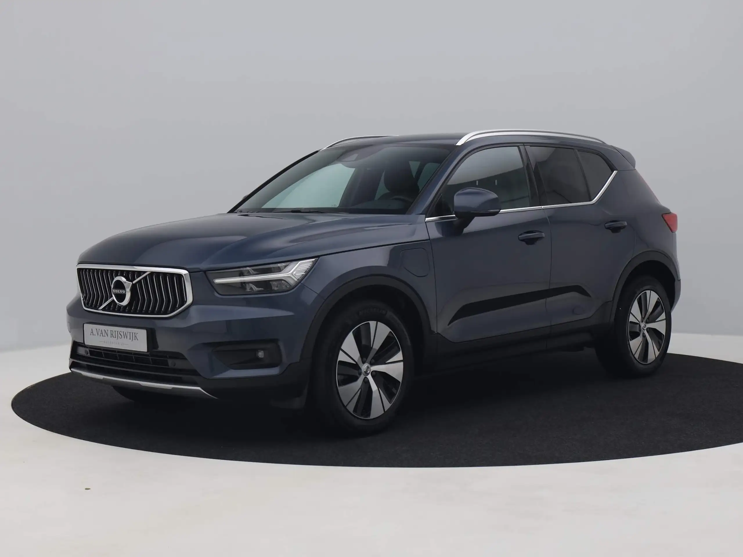 Volvo - XC40