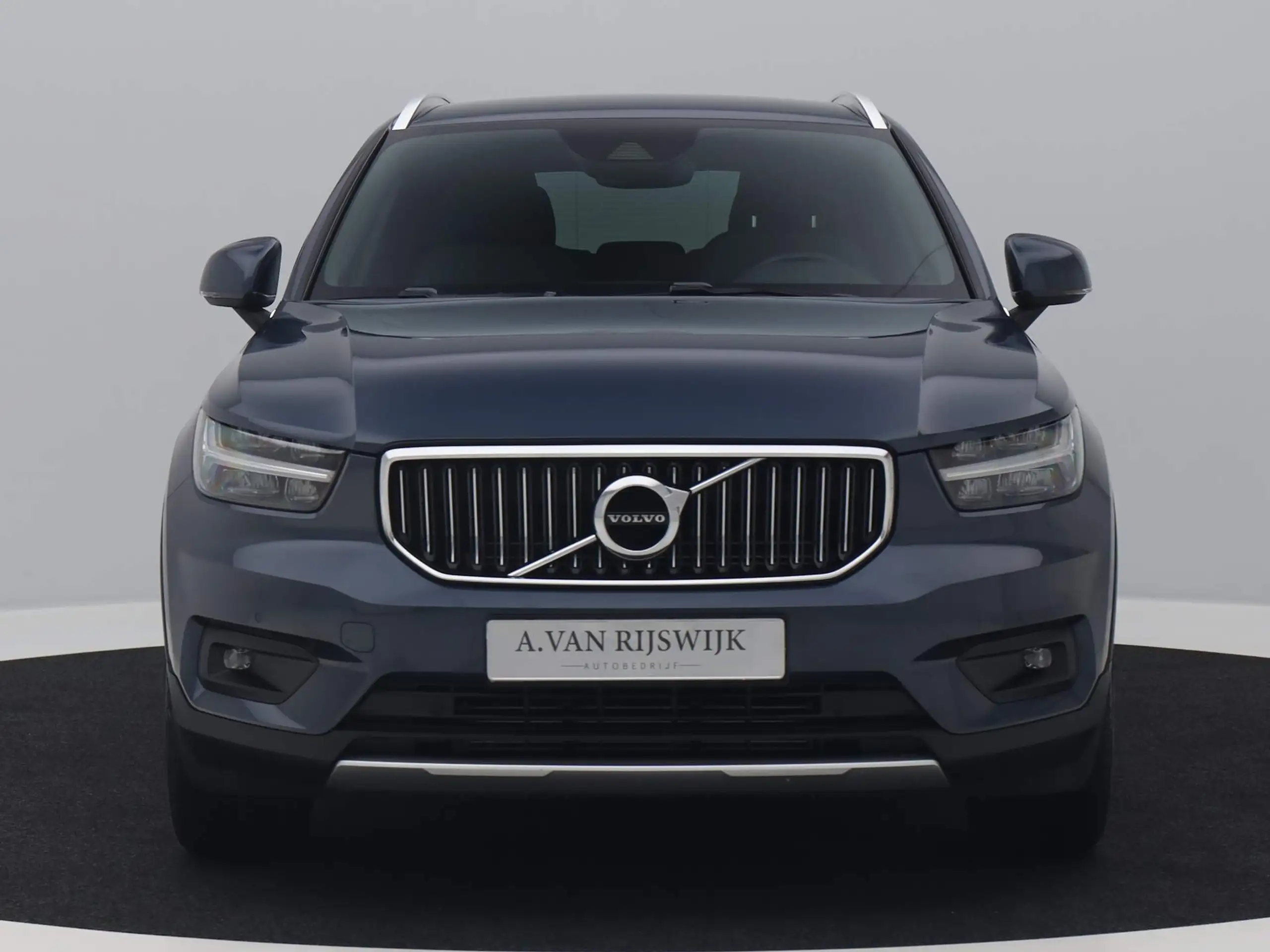 Volvo - XC40