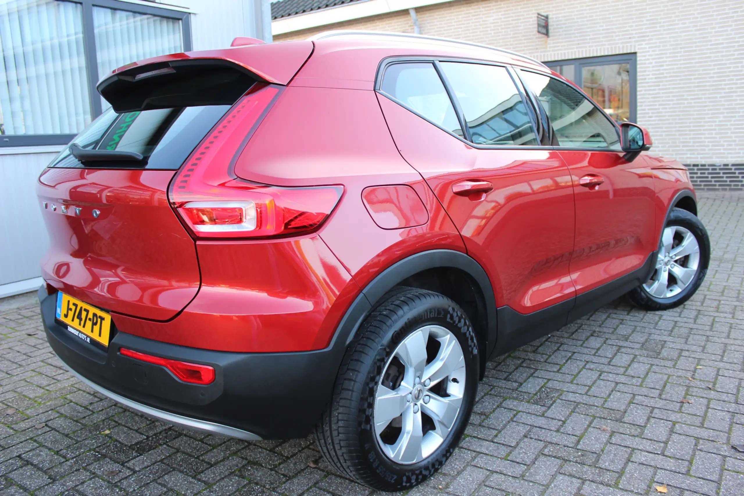 Volvo - XC40