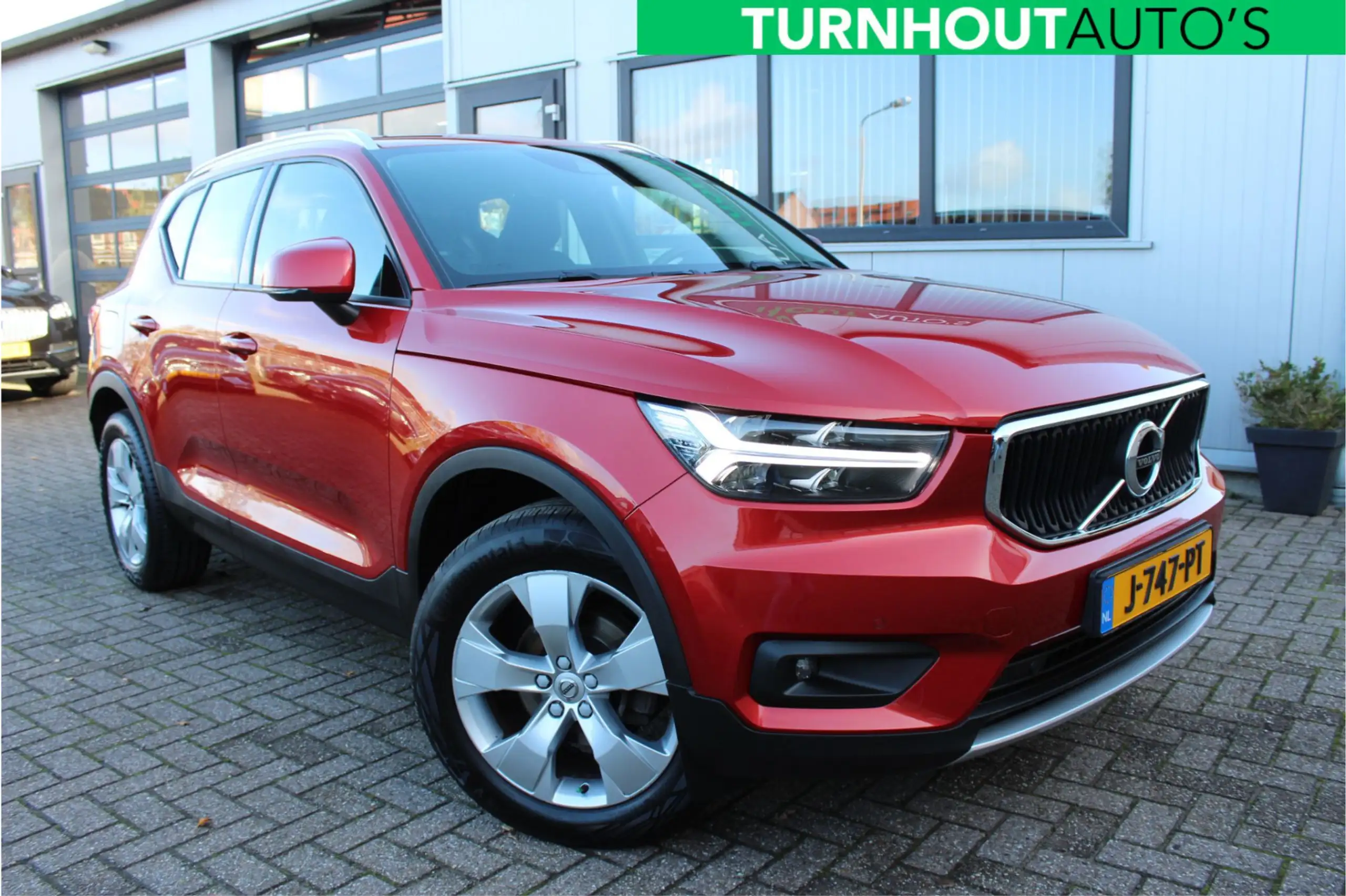 Volvo - XC40