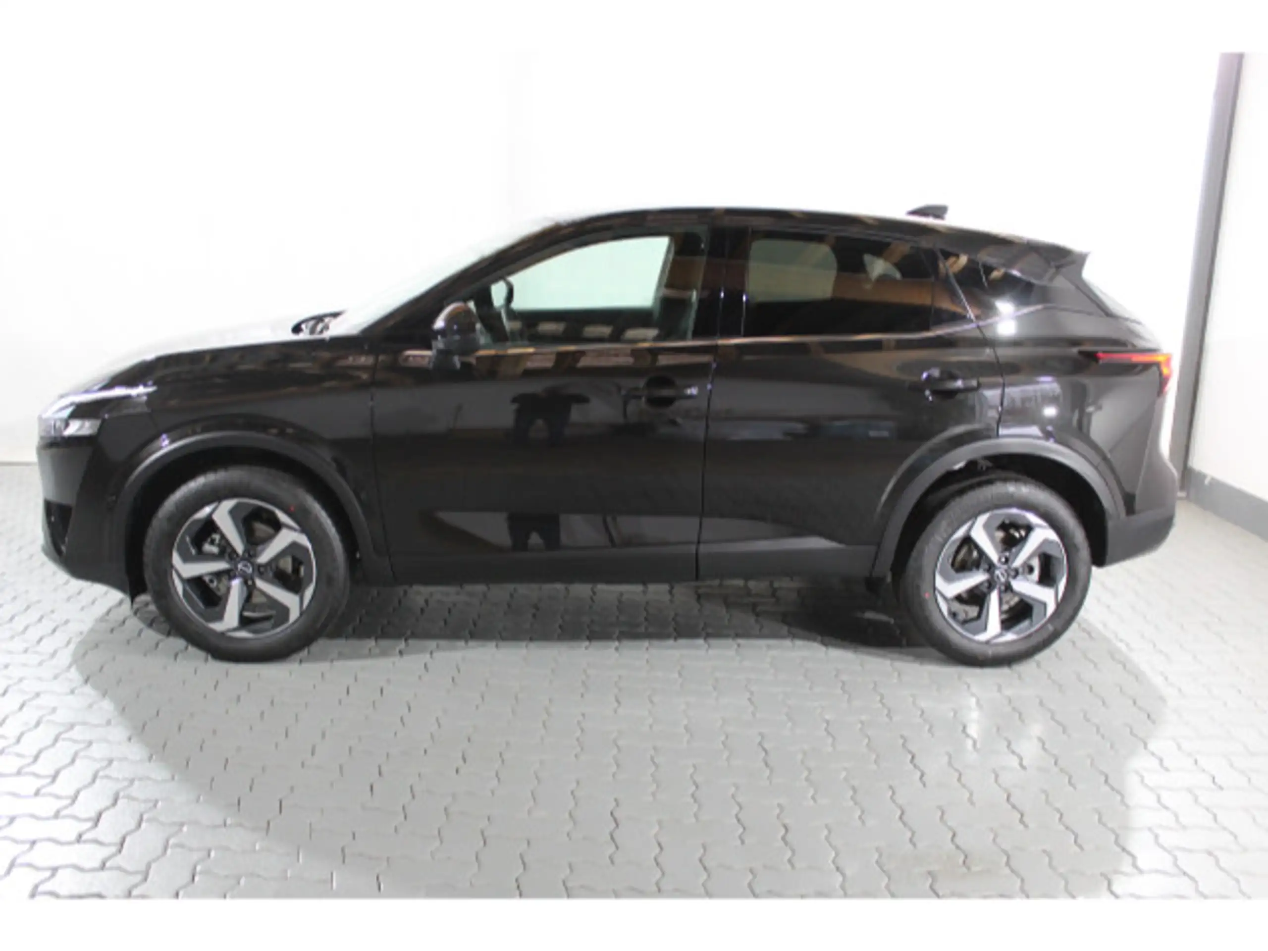 Nissan - Qashqai