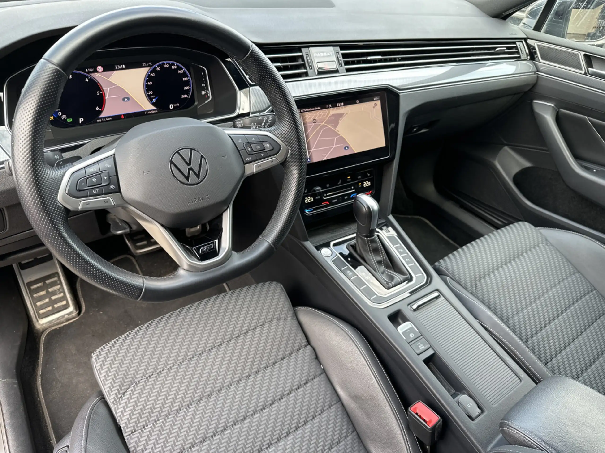 Volkswagen - Passat