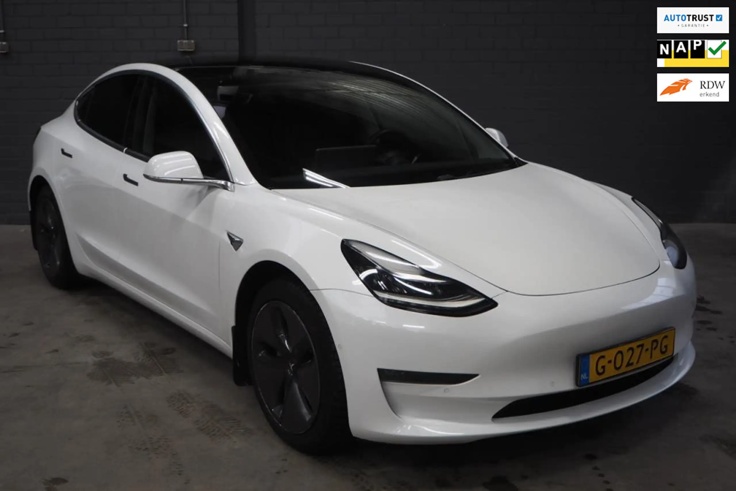 Tesla - Model 3