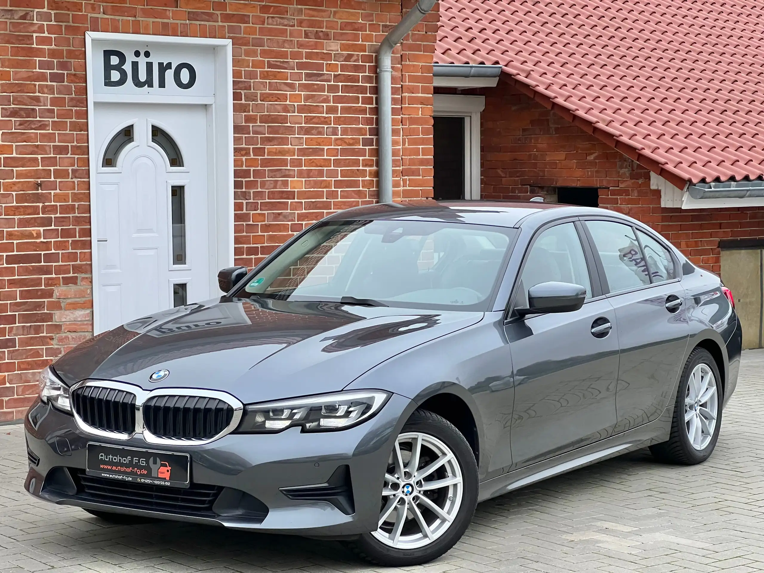 BMW - 320