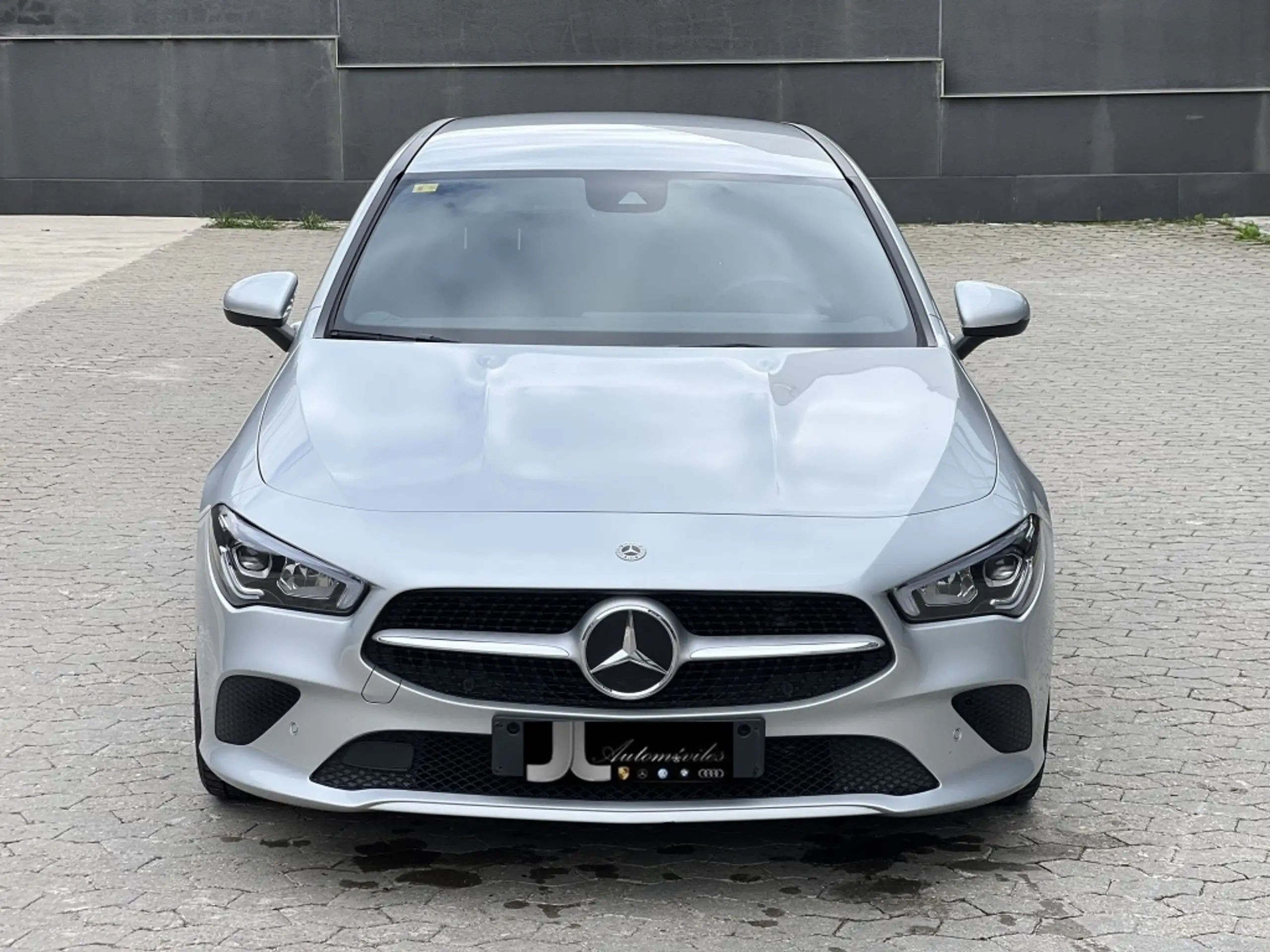 Mercedes-Benz - CLA 180